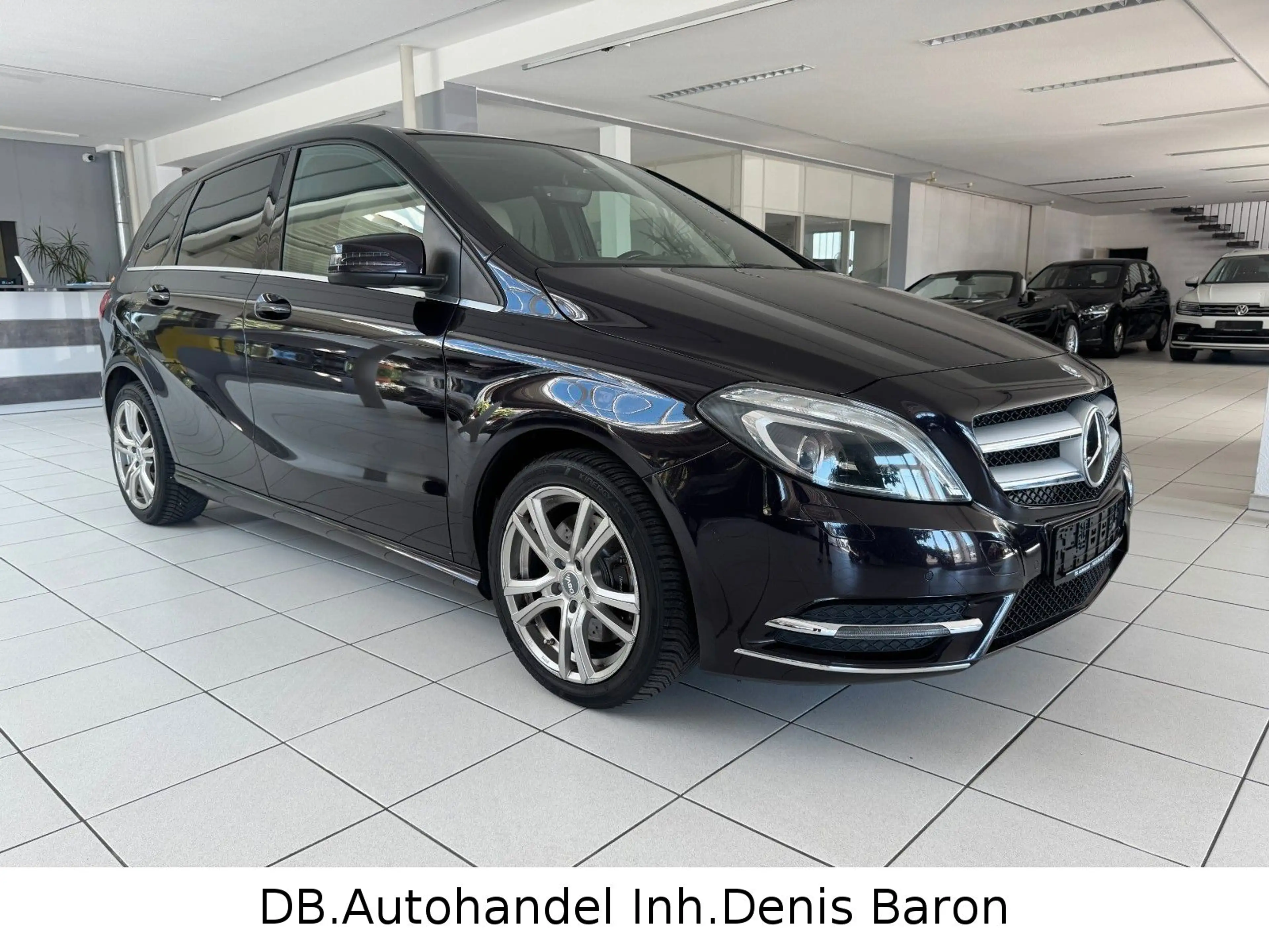Mercedes-Benz B 220 d Leder Navi Pano H&K Tempo LED SHZ PDC — photo 3