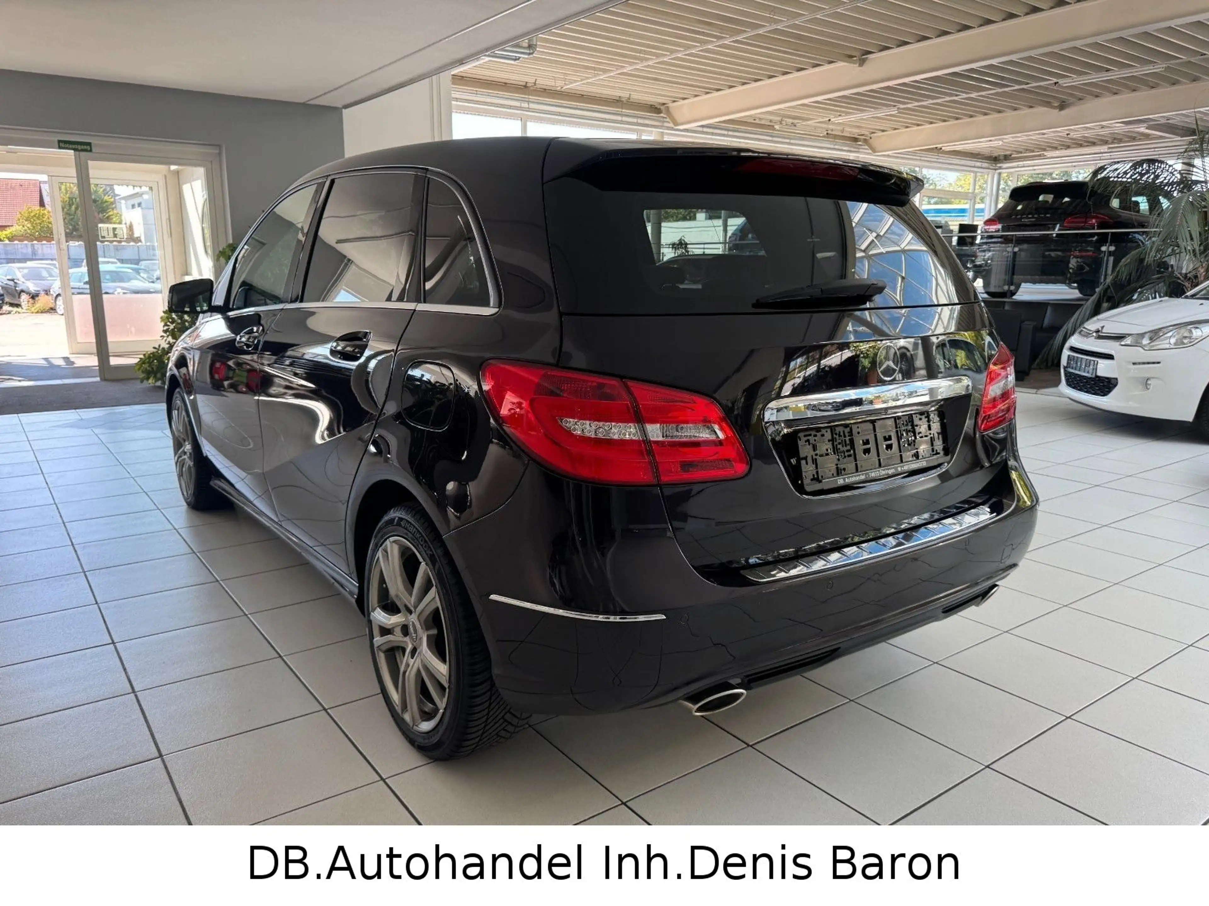 Mercedes-Benz B 220 d Leder Navi Pano H&K Tempo LED SHZ PDC — photo 7