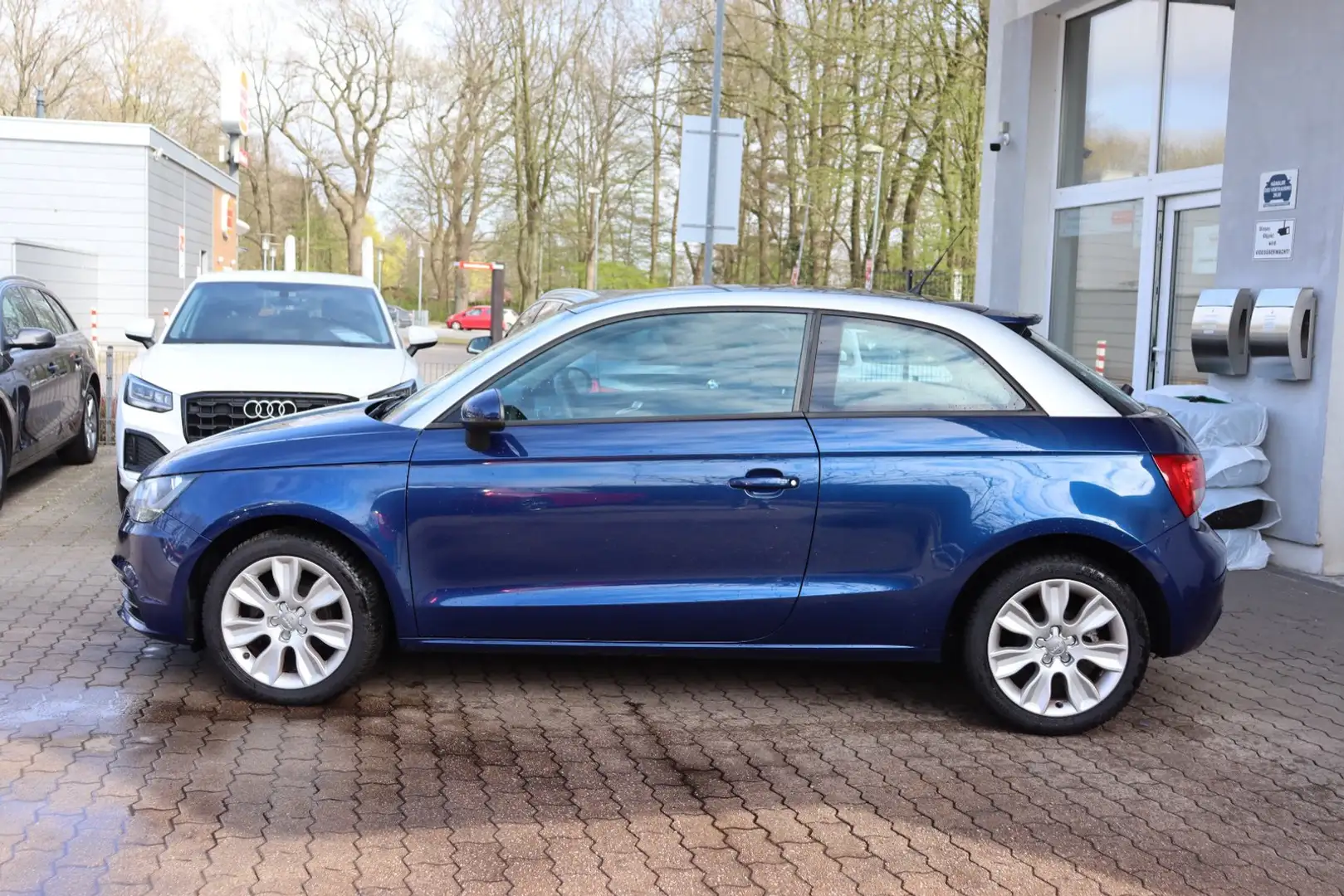 Audi A1 attraction Gepflegt*TÜV-NEU*KLIMA Blu/Azzurro - 2