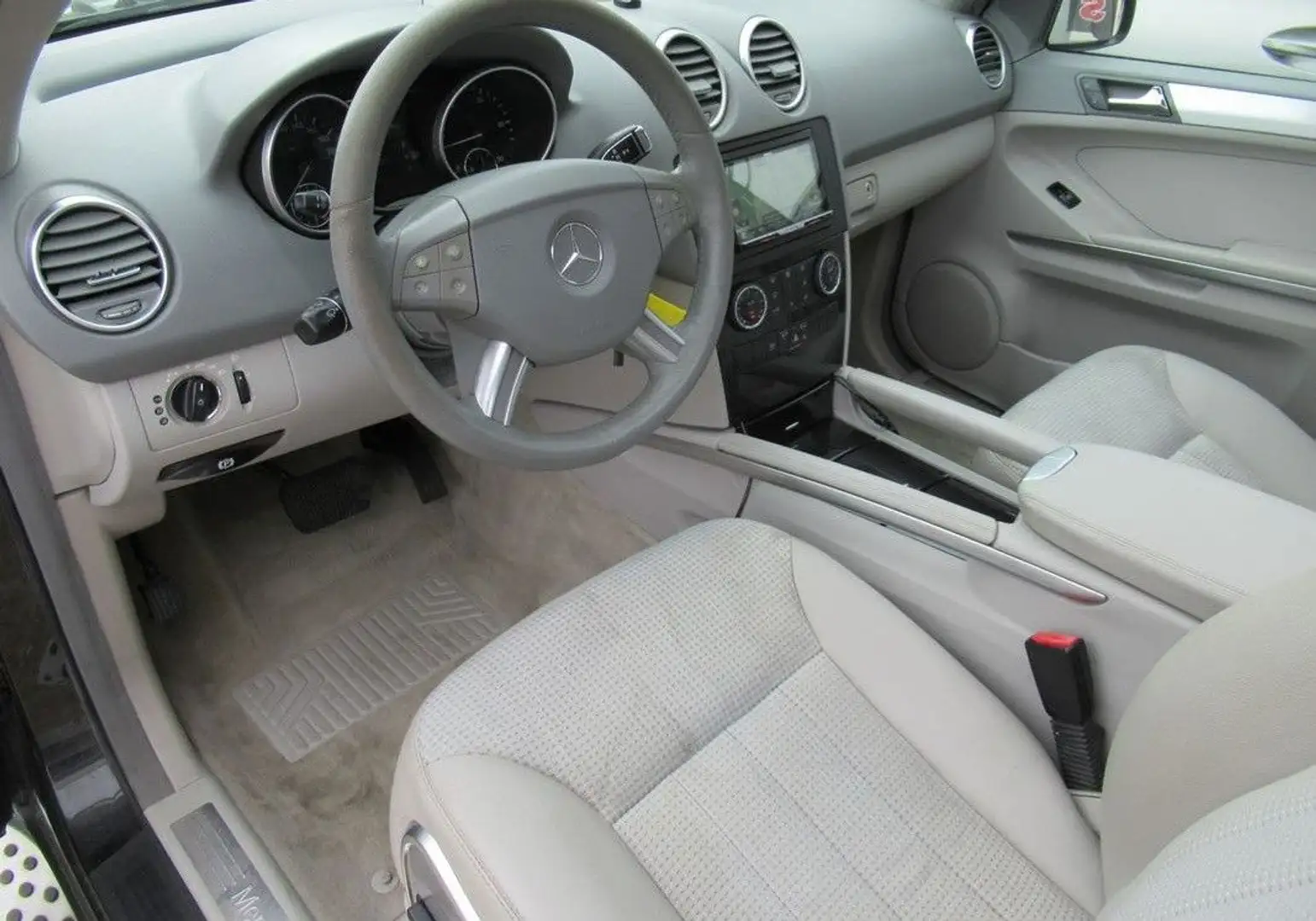 Mercedes-Benz ML 280 M/ML 280 CDI Negro - 2