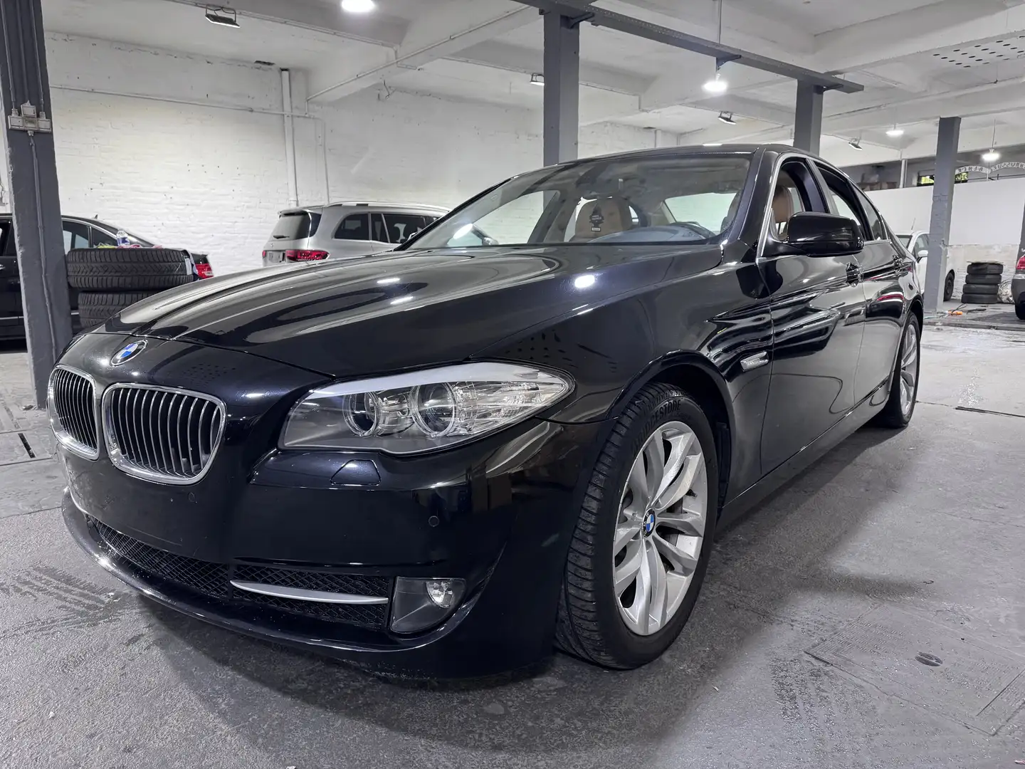 BMW 520 520dAS Noir - 1