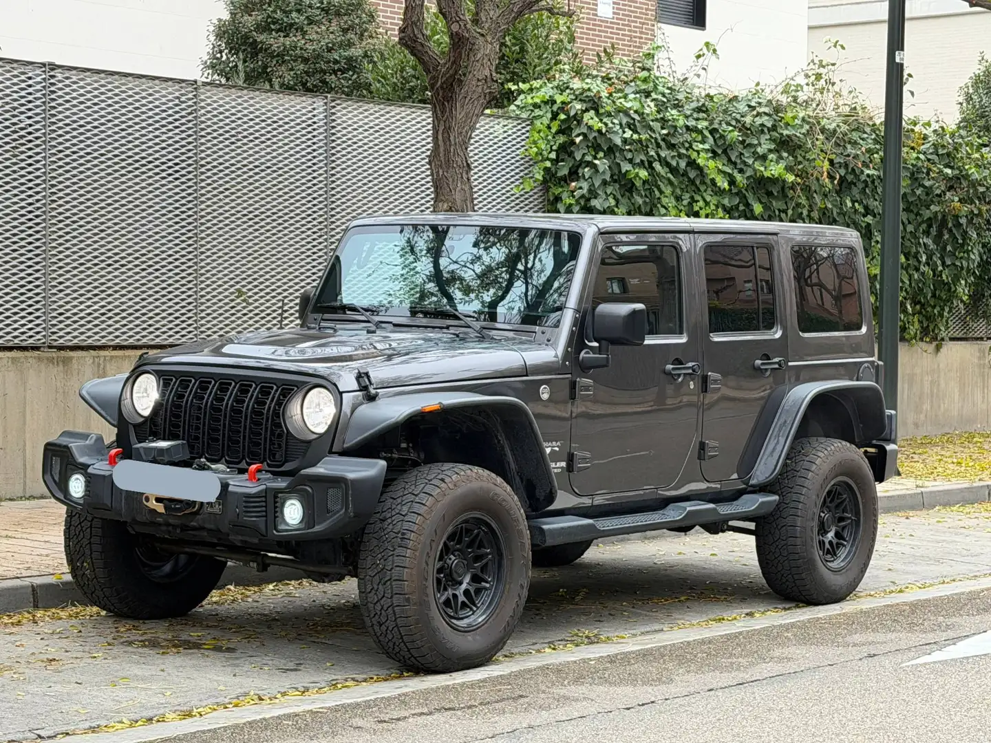 Jeep Wrangler Wrangler Unlimited 3.6 Sahara Aut. Sahara Gris - 2