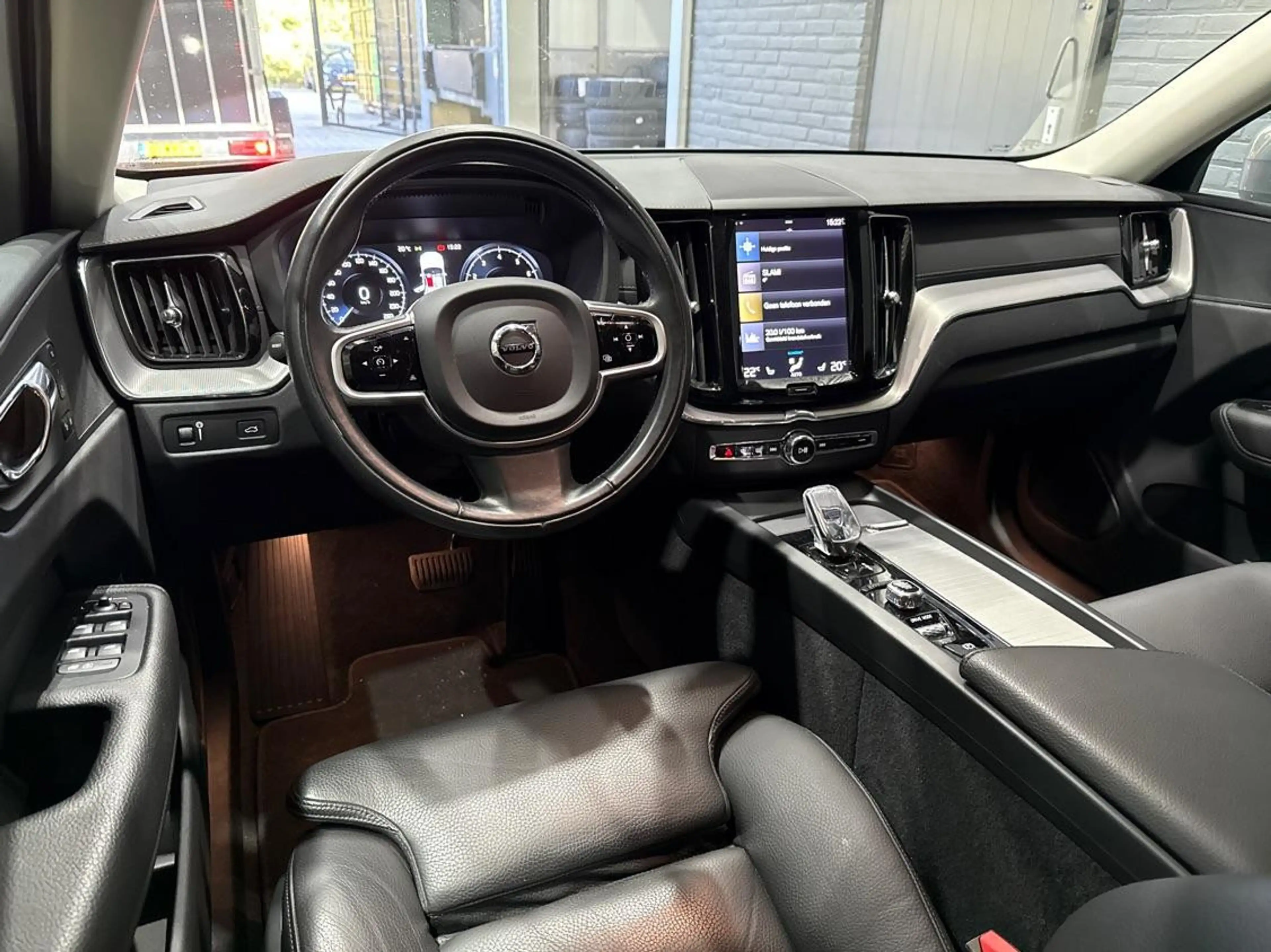 Volvo XC60 2.0 B5 Inscription | ACC | Trekhaak | Pilot Assist — photo 5