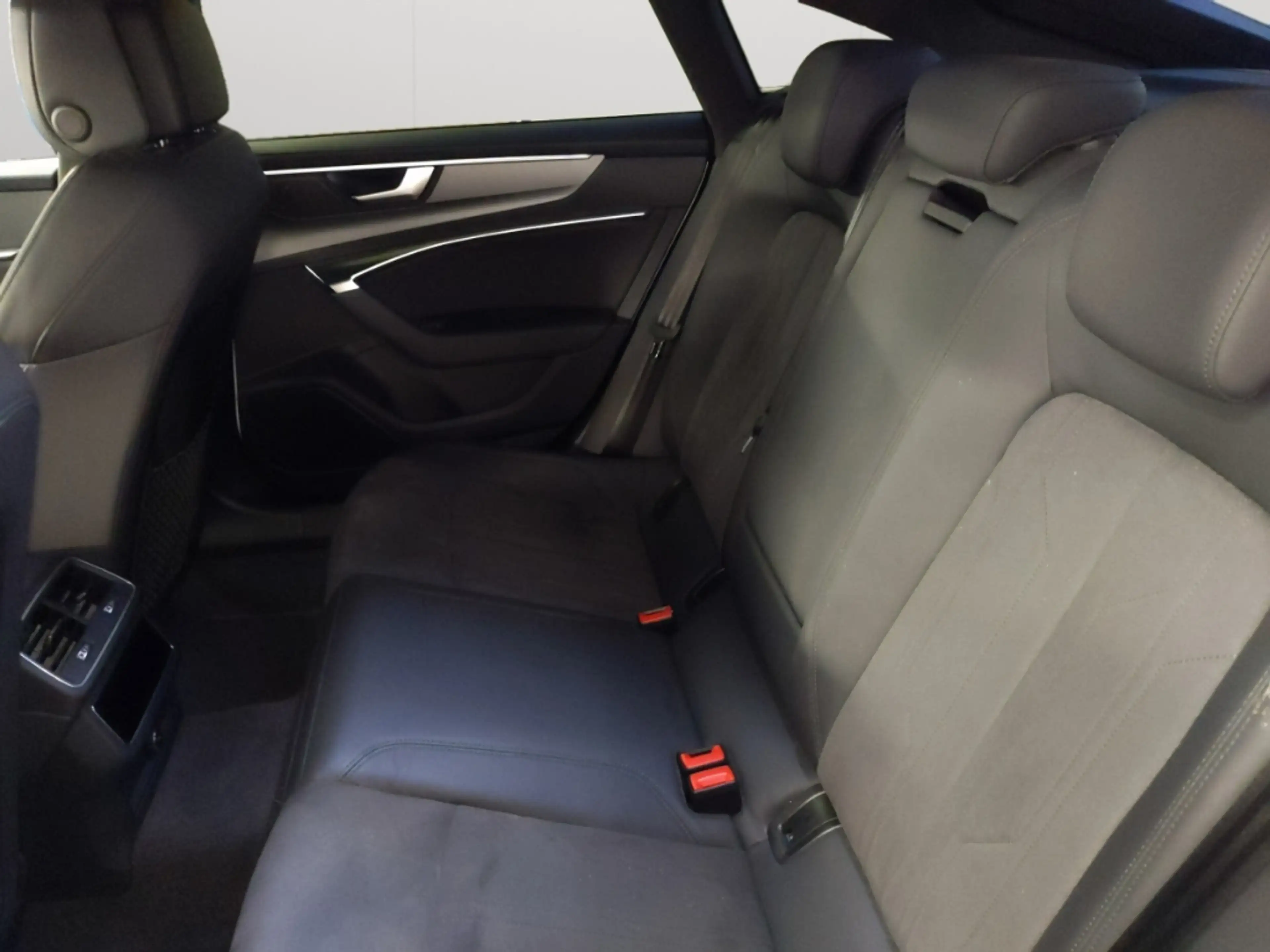 Audi A7 Sportback 45TFSI quattro S tronic Matrix AHK Navi — photo 14