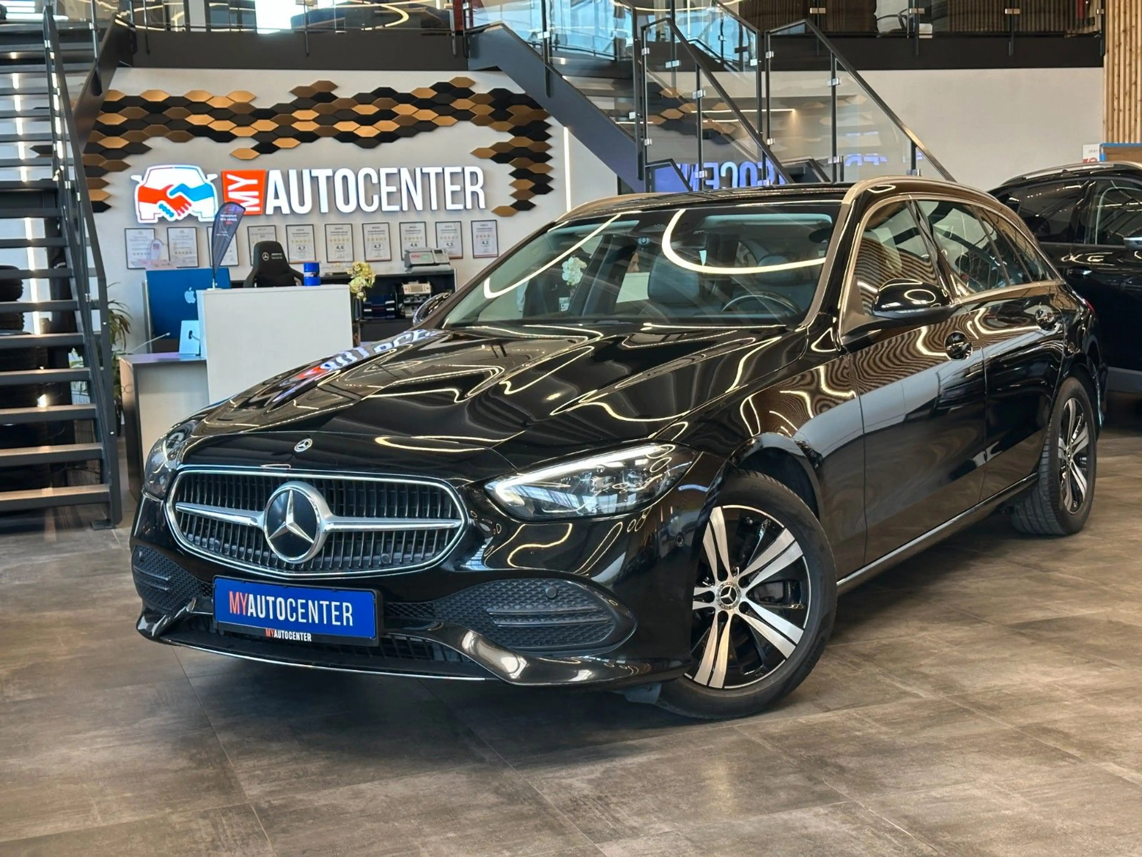 Mercedes-Benz C 220 *1-HAND*19%MWST*KEYLESS*VIRTUAL*AHK*LED*