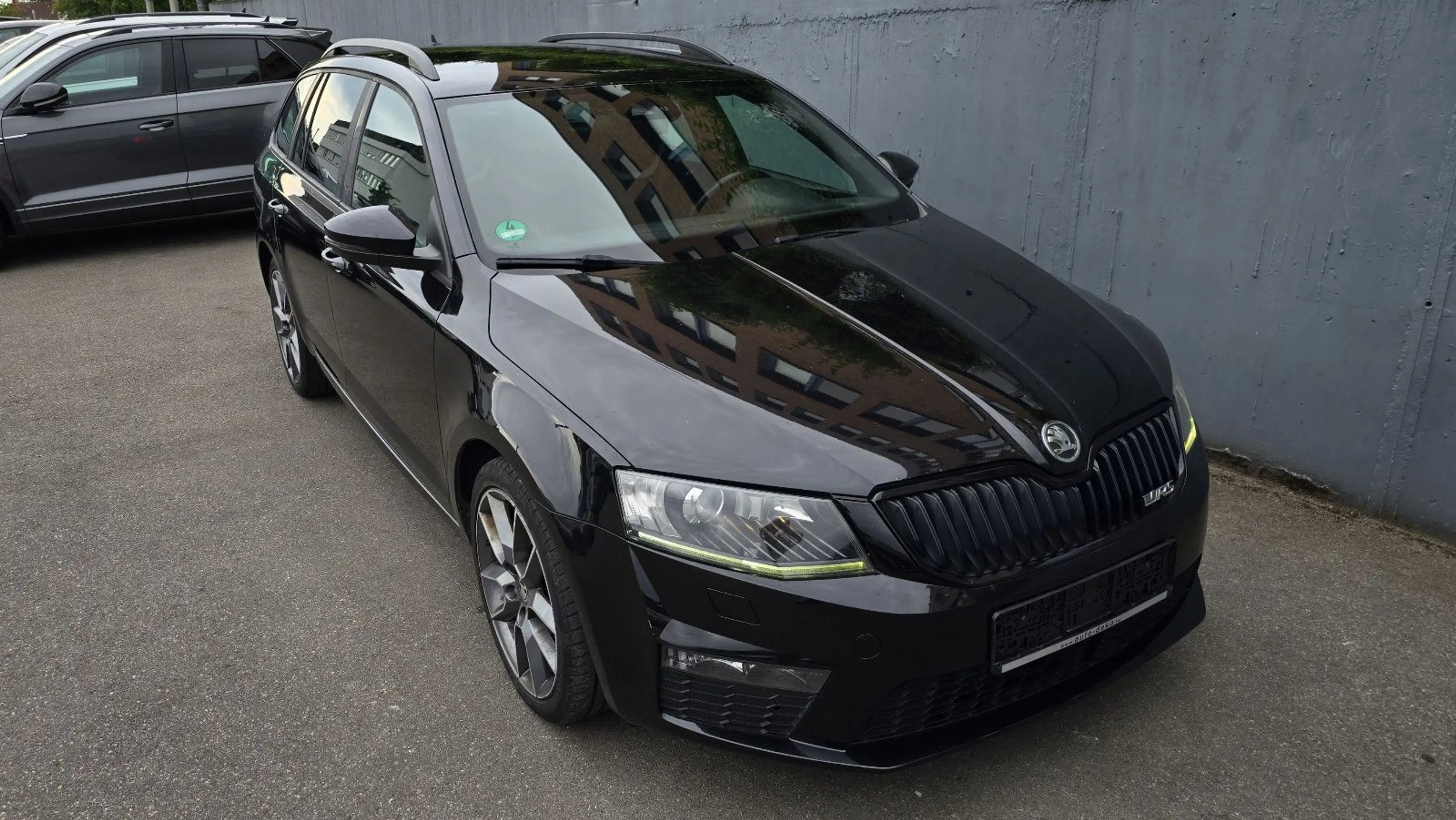 Skoda Octavia 2.0 TDI DSG RS Combi Navi/Xenon/Tempo/18 — photo 2