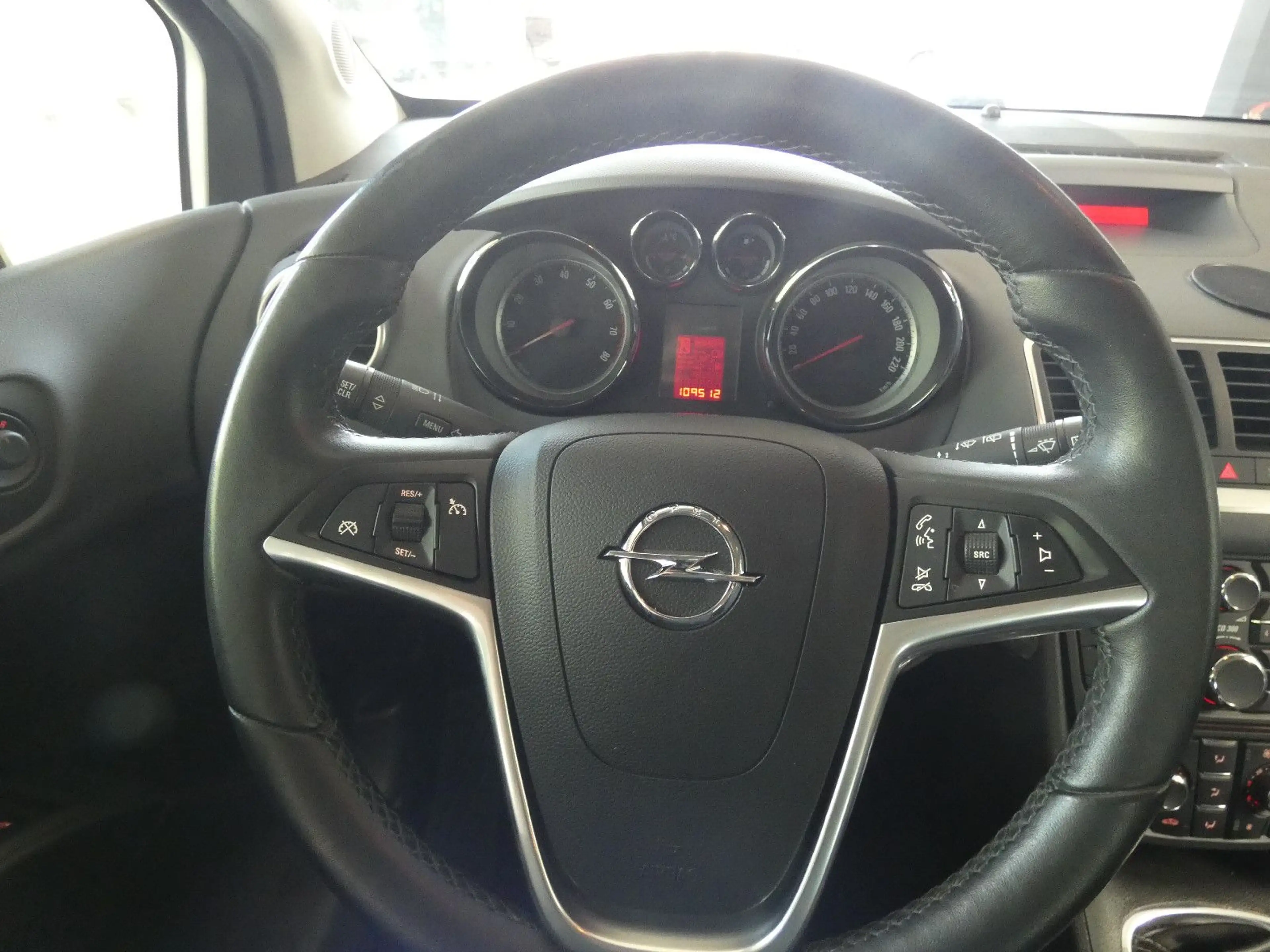 Opel Meriva B Innovation — photo 8
