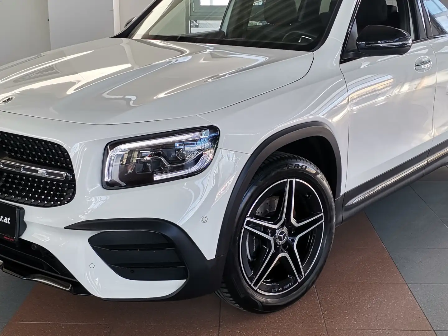 Mercedes-Benz GLB 200 GLB 200d 4Matic AMG-Line*Premium*AHK*ACC*1.Hand* Weiß - 2