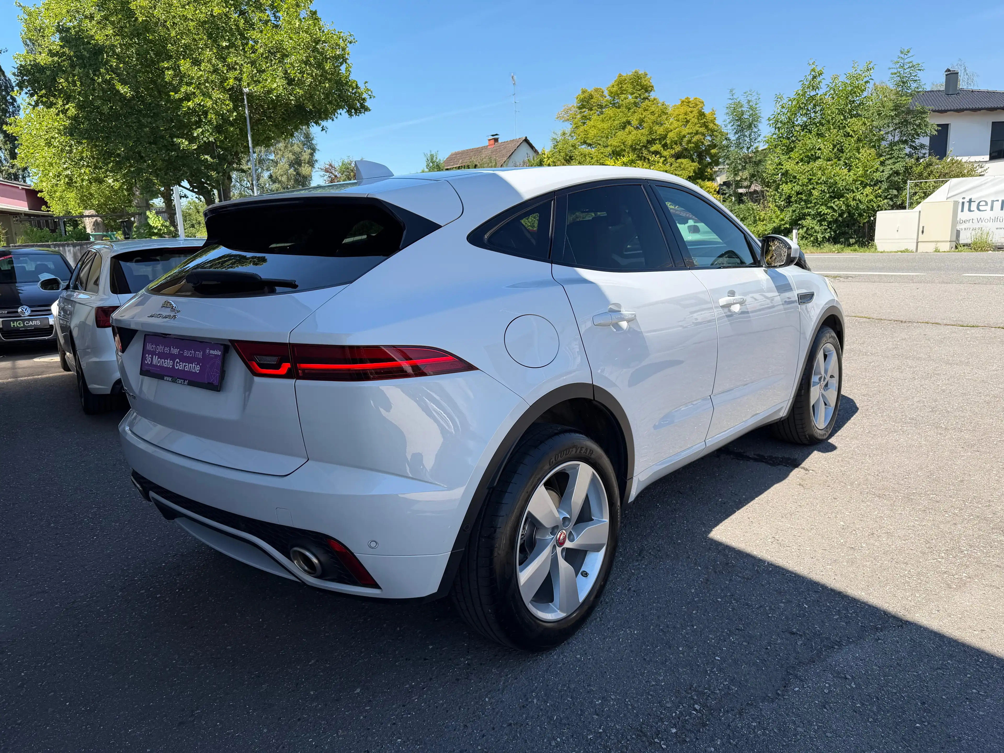 Jaguar E-Pace 2,0 AWD Aut. R-Dynamic*LED*Kamera*Memory*Panorama* — photo 4