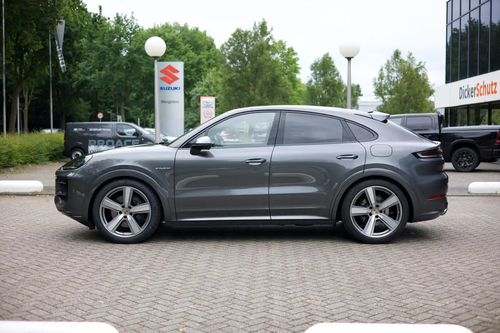 Porsche Cayenne Coupé E-Hybrid | Achteras | Trekhaak | Soft-Close Grau - 2