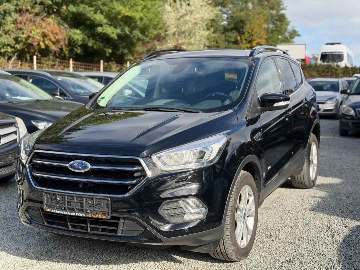Ford Kuga Trend Schwarz - 2