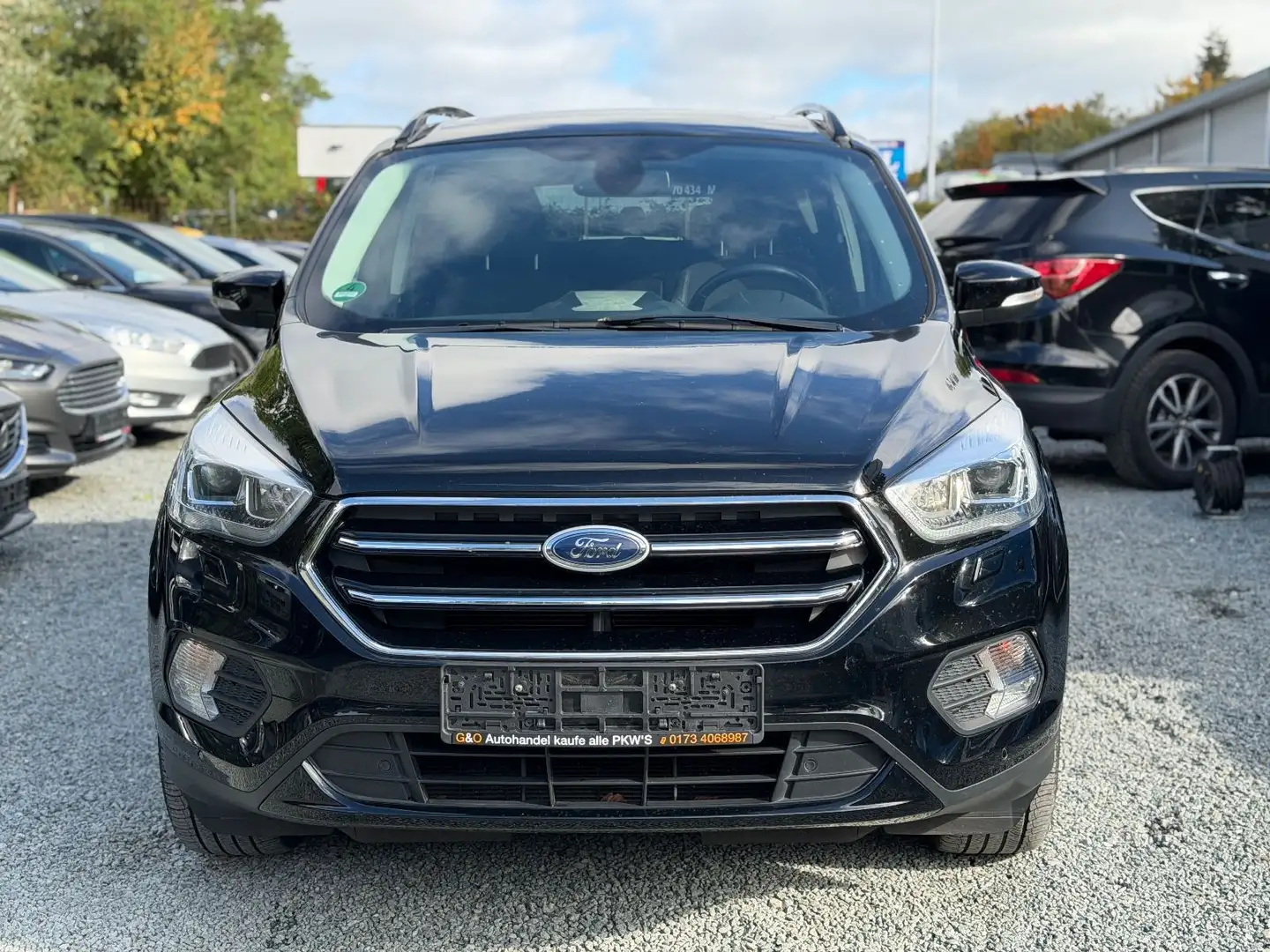 Ford Kuga Trend Schwarz - 1