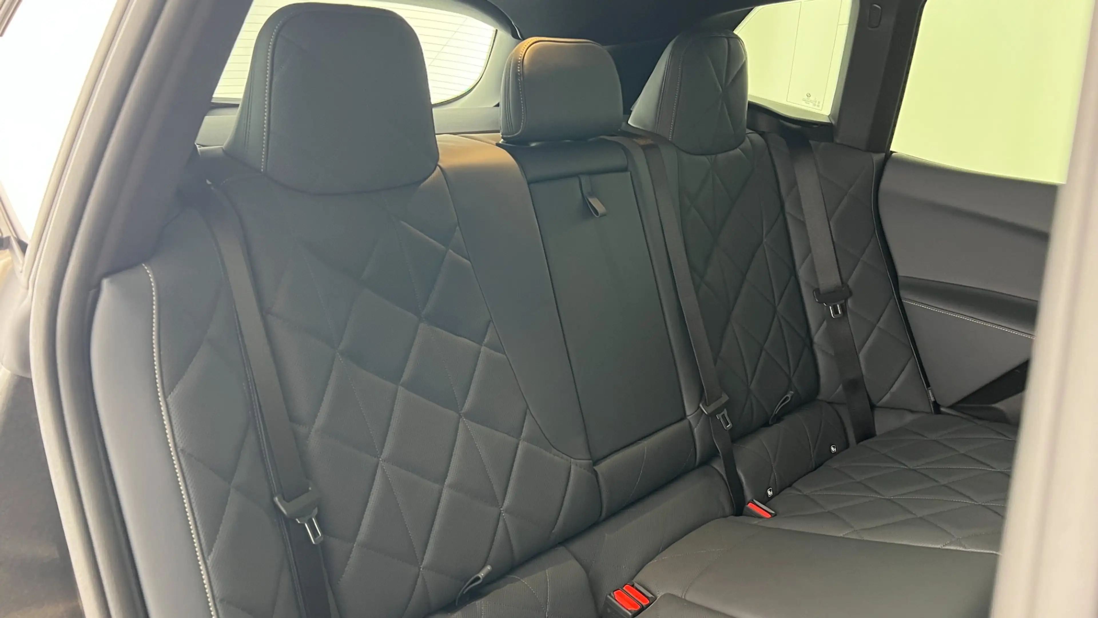 BMW iX xDrive60 — photo 6