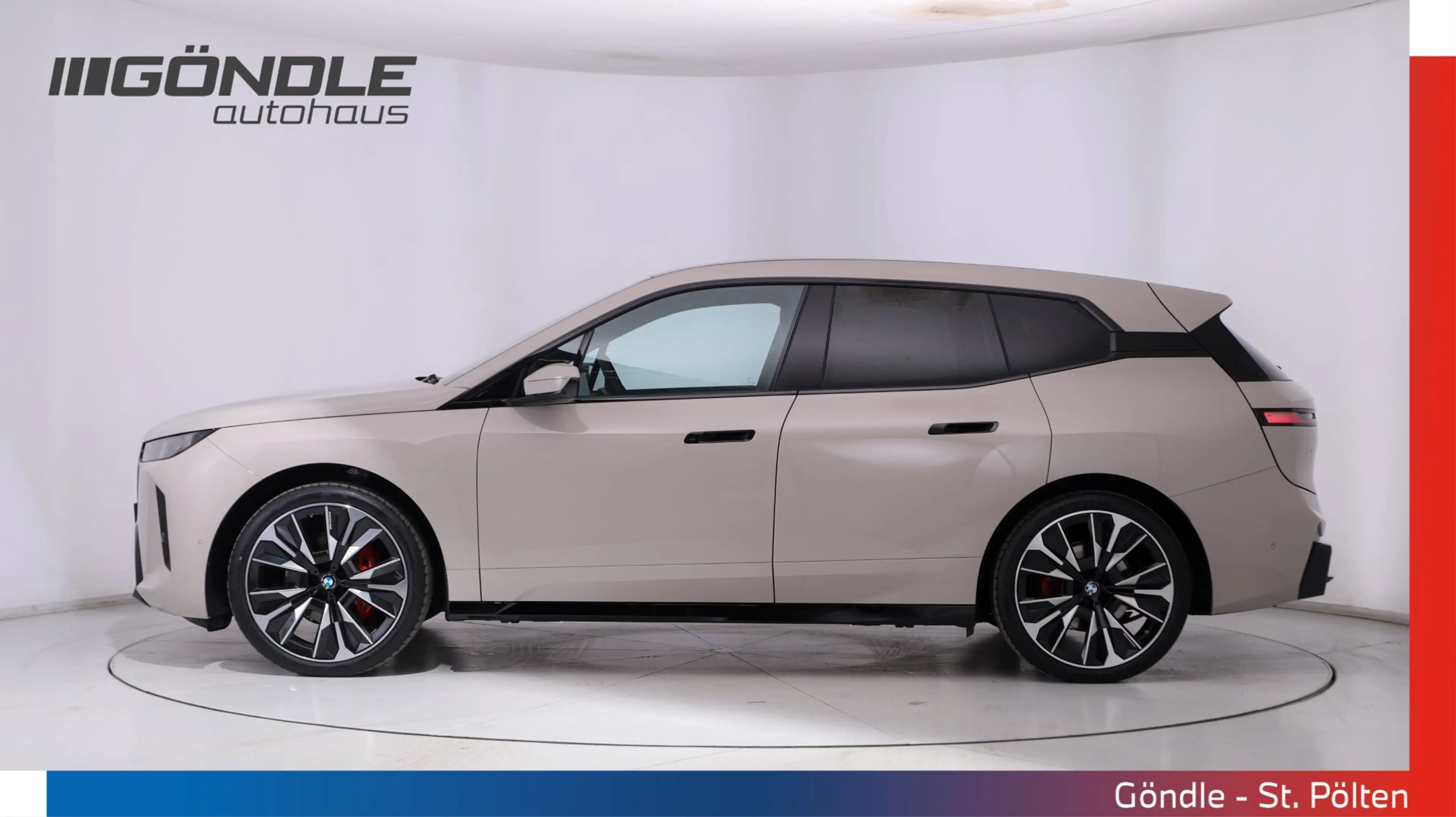 BMW iX xDrive60 — photo 3