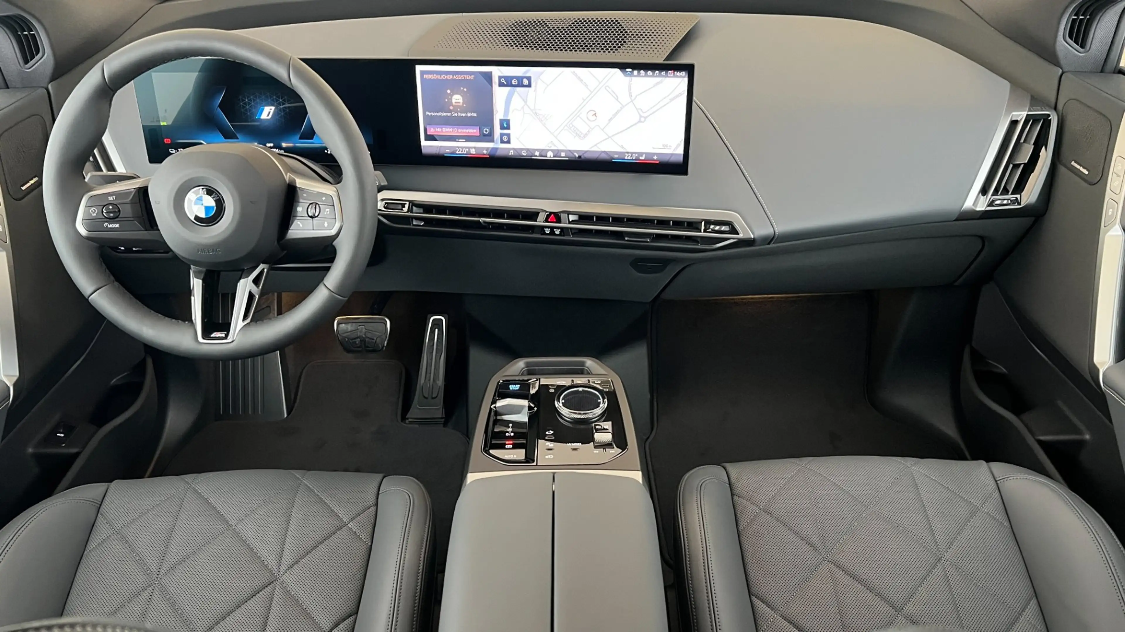 BMW iX xDrive60 — photo 11