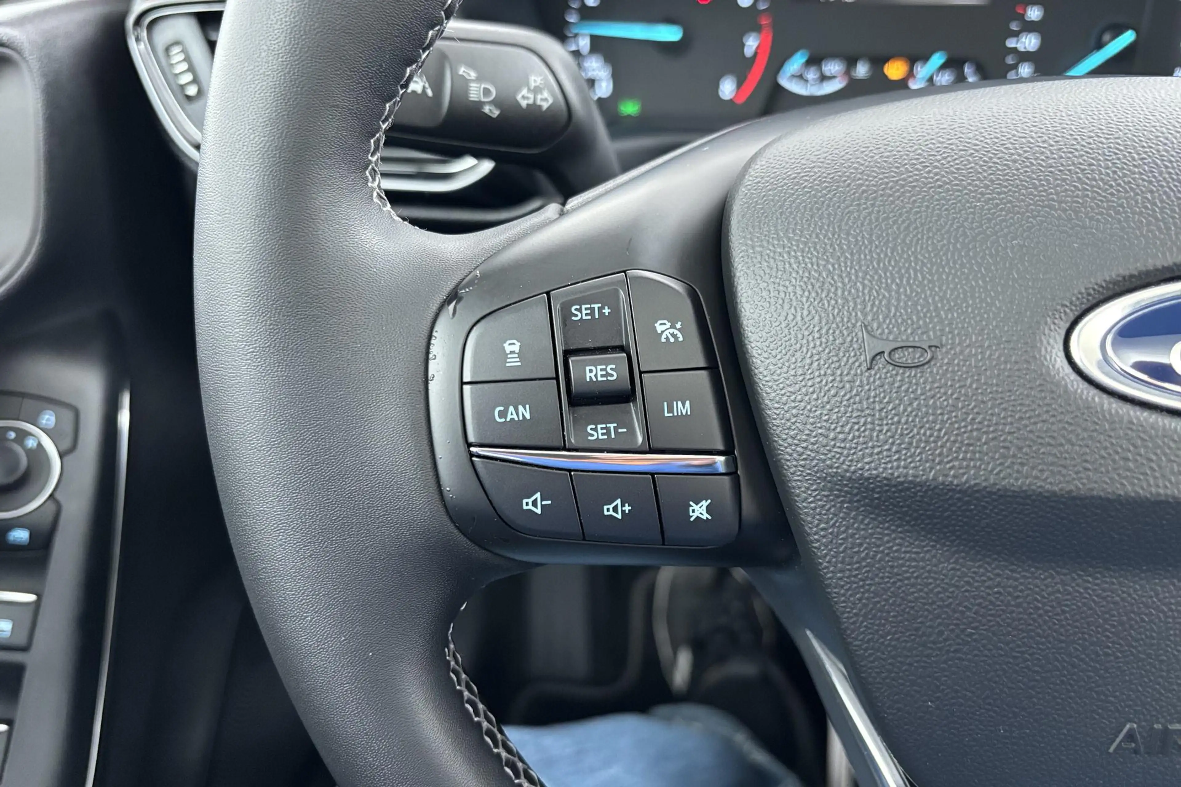 Ford Fiesta 1.0 EcoBoost Titanium Nagenoeg nieuw en verrassend — photo 25