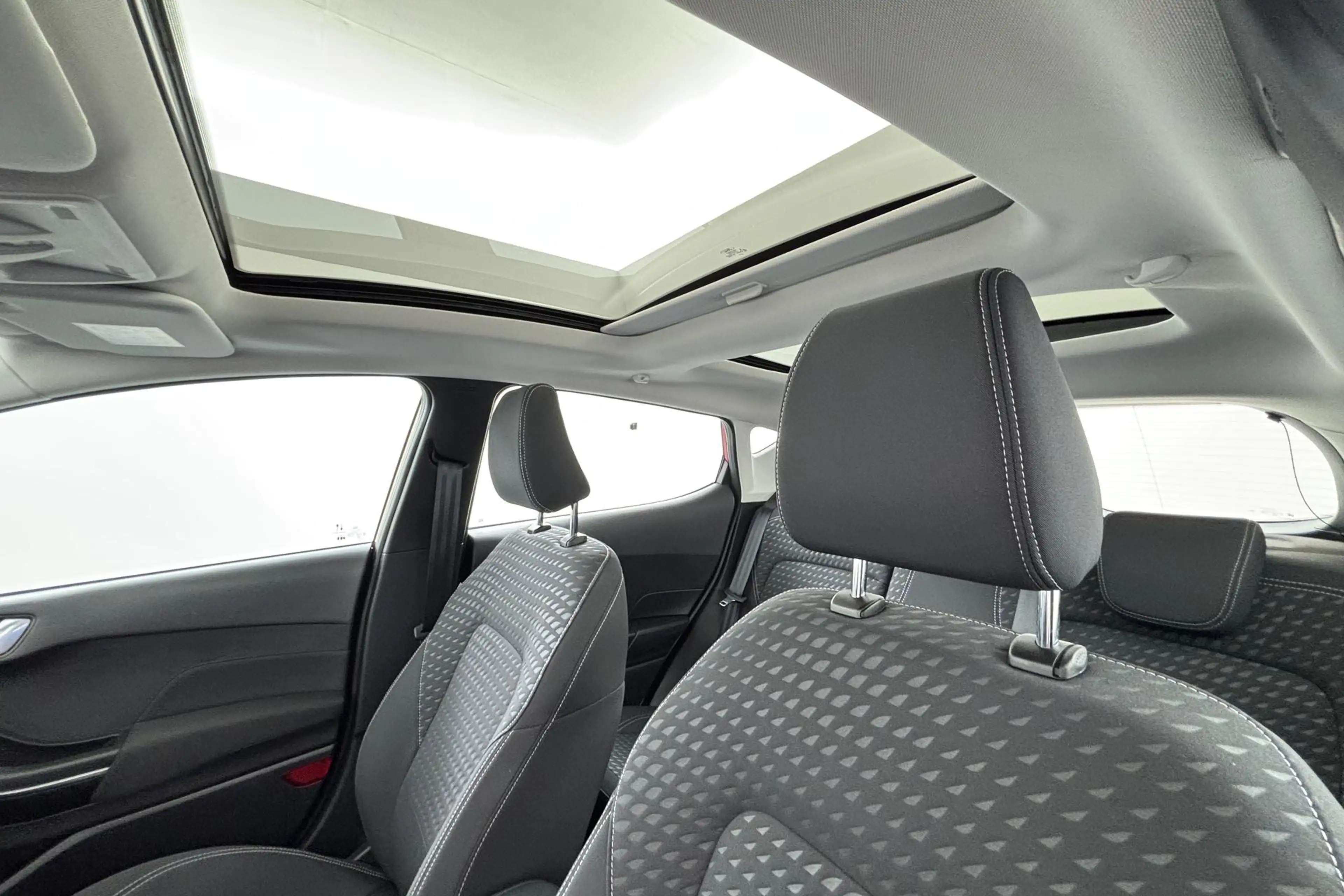 Ford Fiesta 1.0 EcoBoost Titanium Nagenoeg nieuw en verrassend — photo 18