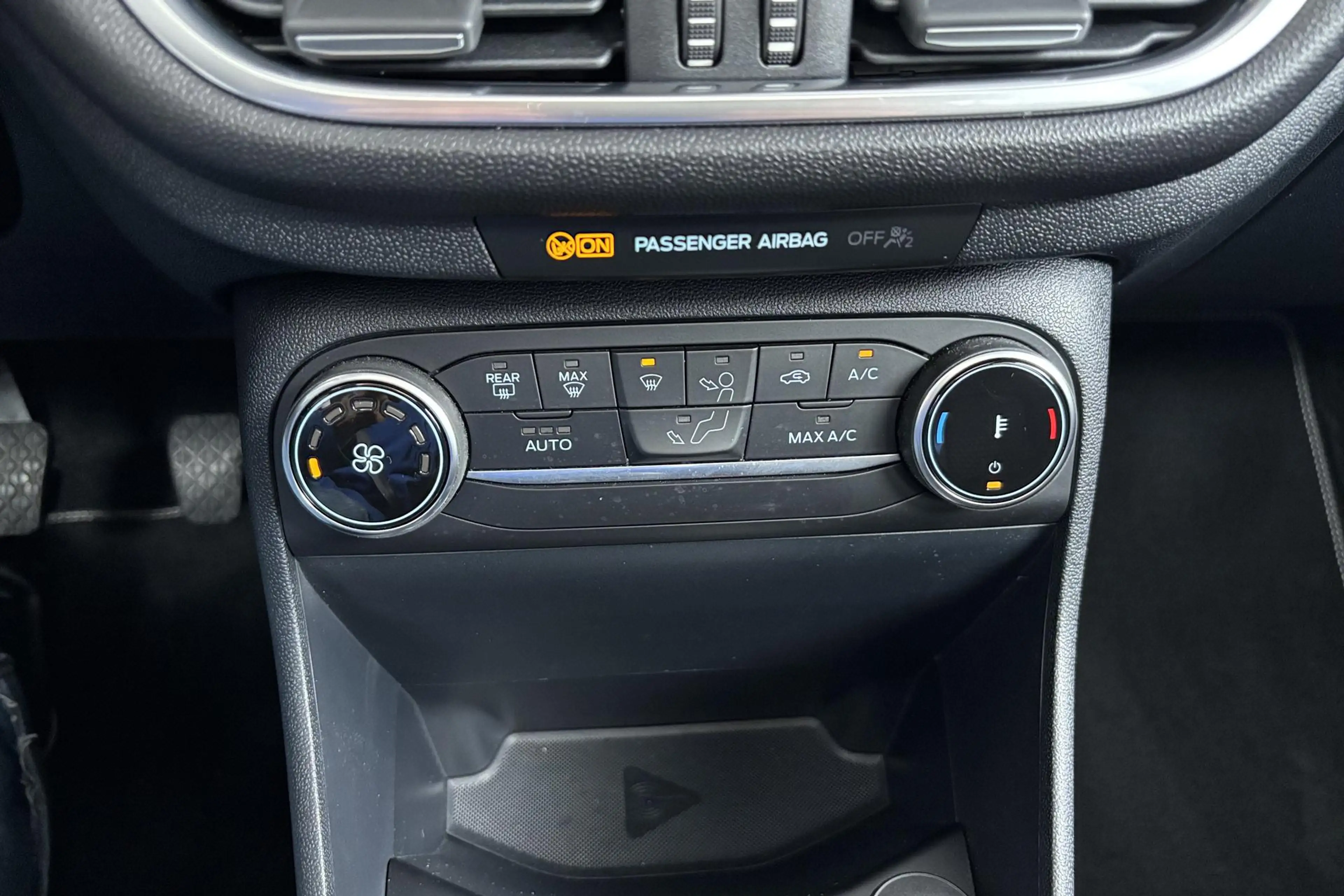 Ford Fiesta 1.0 EcoBoost Titanium Nagenoeg nieuw en verrassend — photo 27