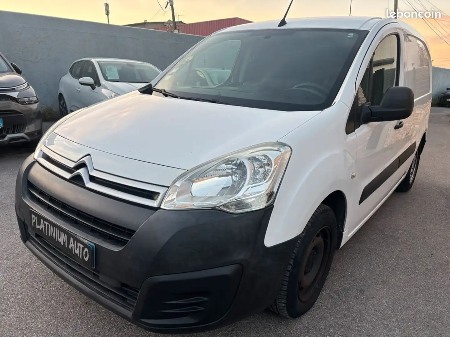 Citroen Berlingo Citroën II (3) 1.6 BlueHdi 100 Business ETG6 Blanc - 2