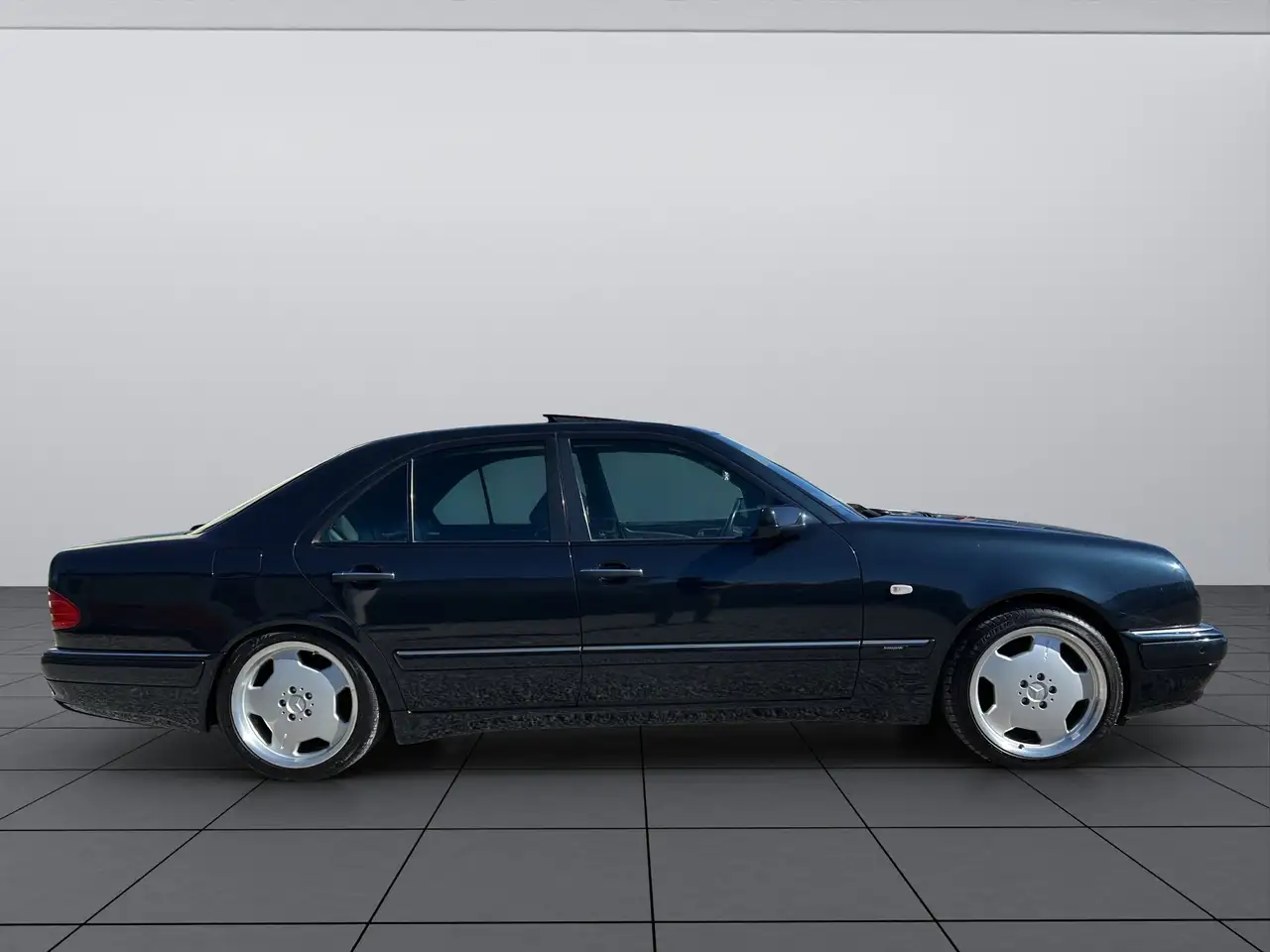 Mercedes-Benz E 50 AMG, foto 7