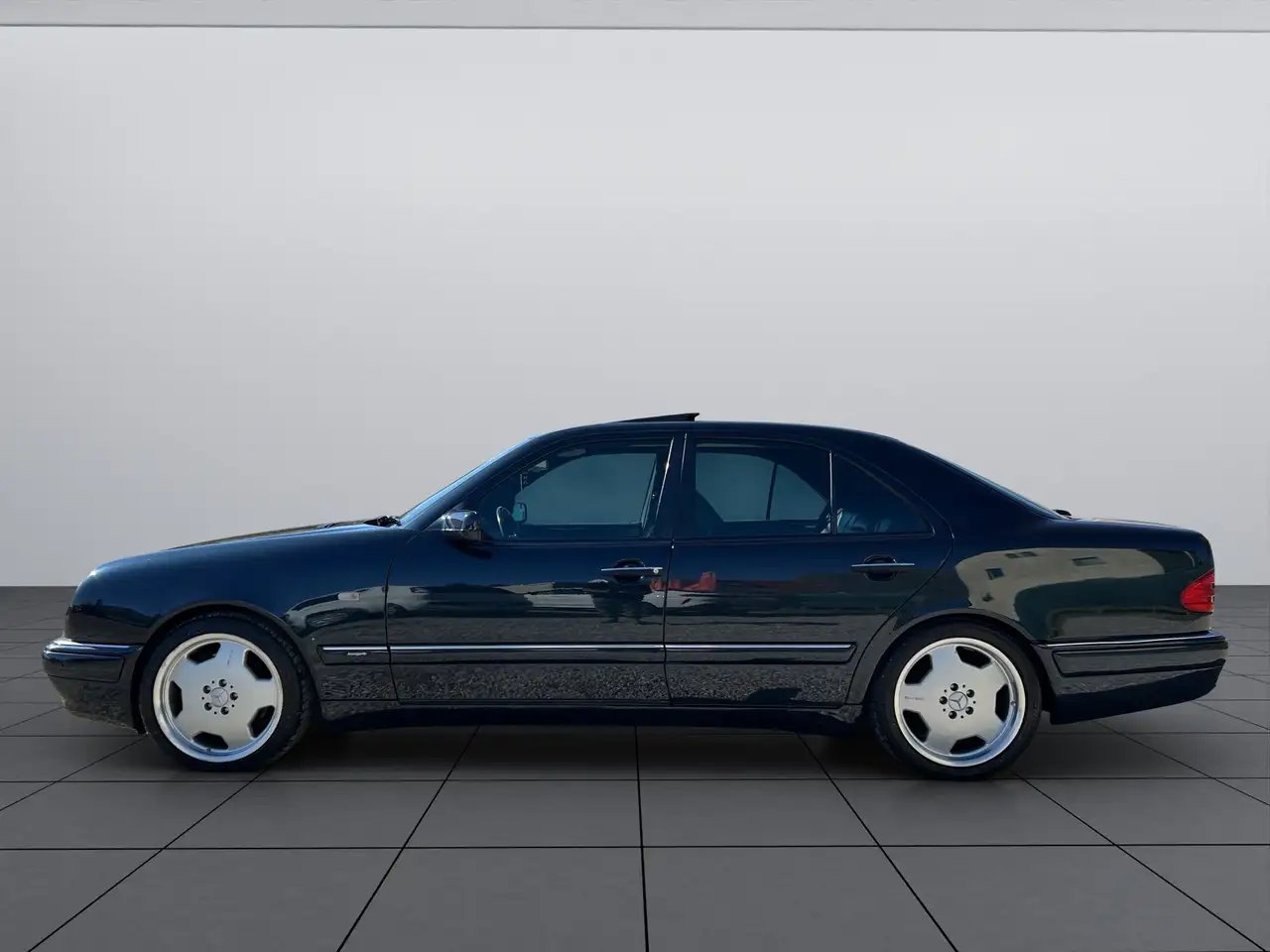 Mercedes-Benz E 50 AMG, foto 3