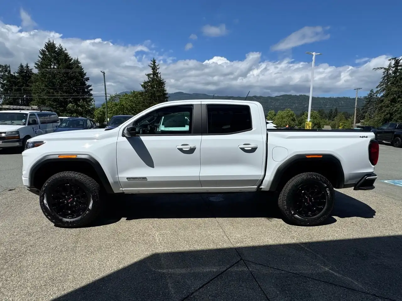 GMC Canyon снимка GMC Canyon
