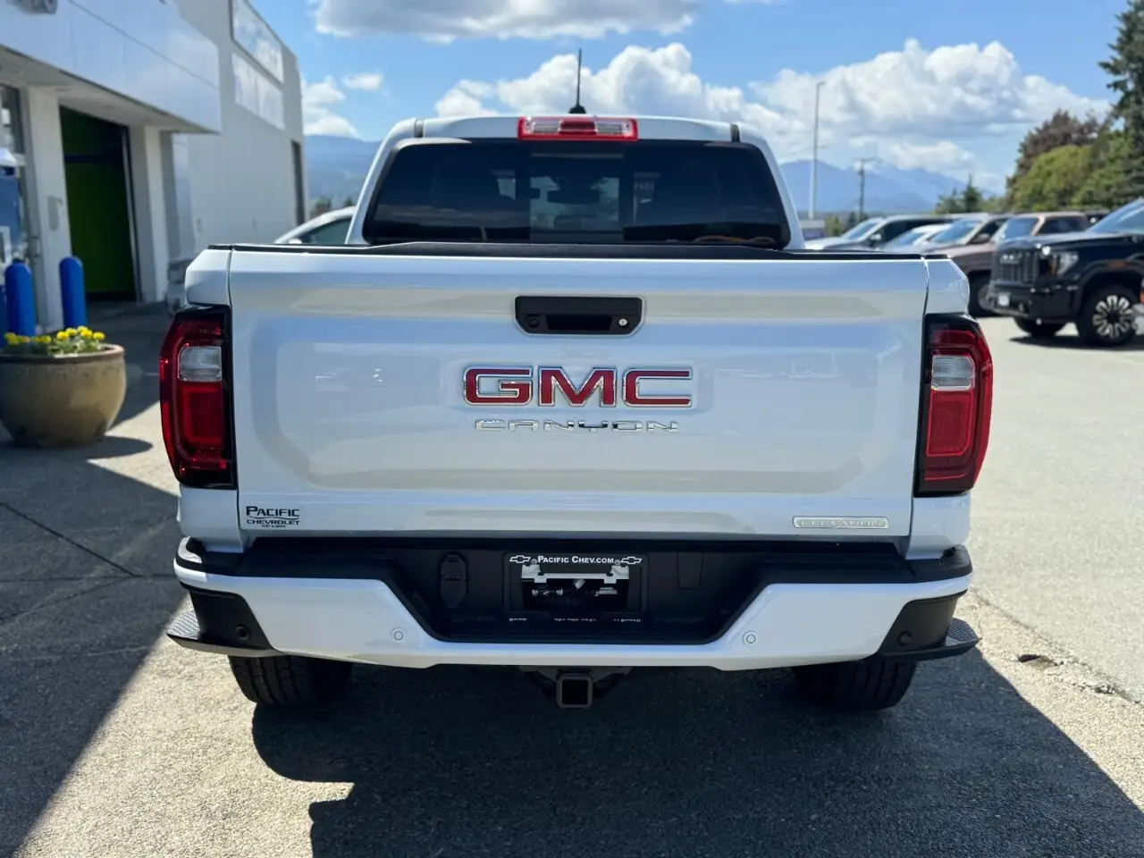 GMC Canyon снимка GMC Canyon