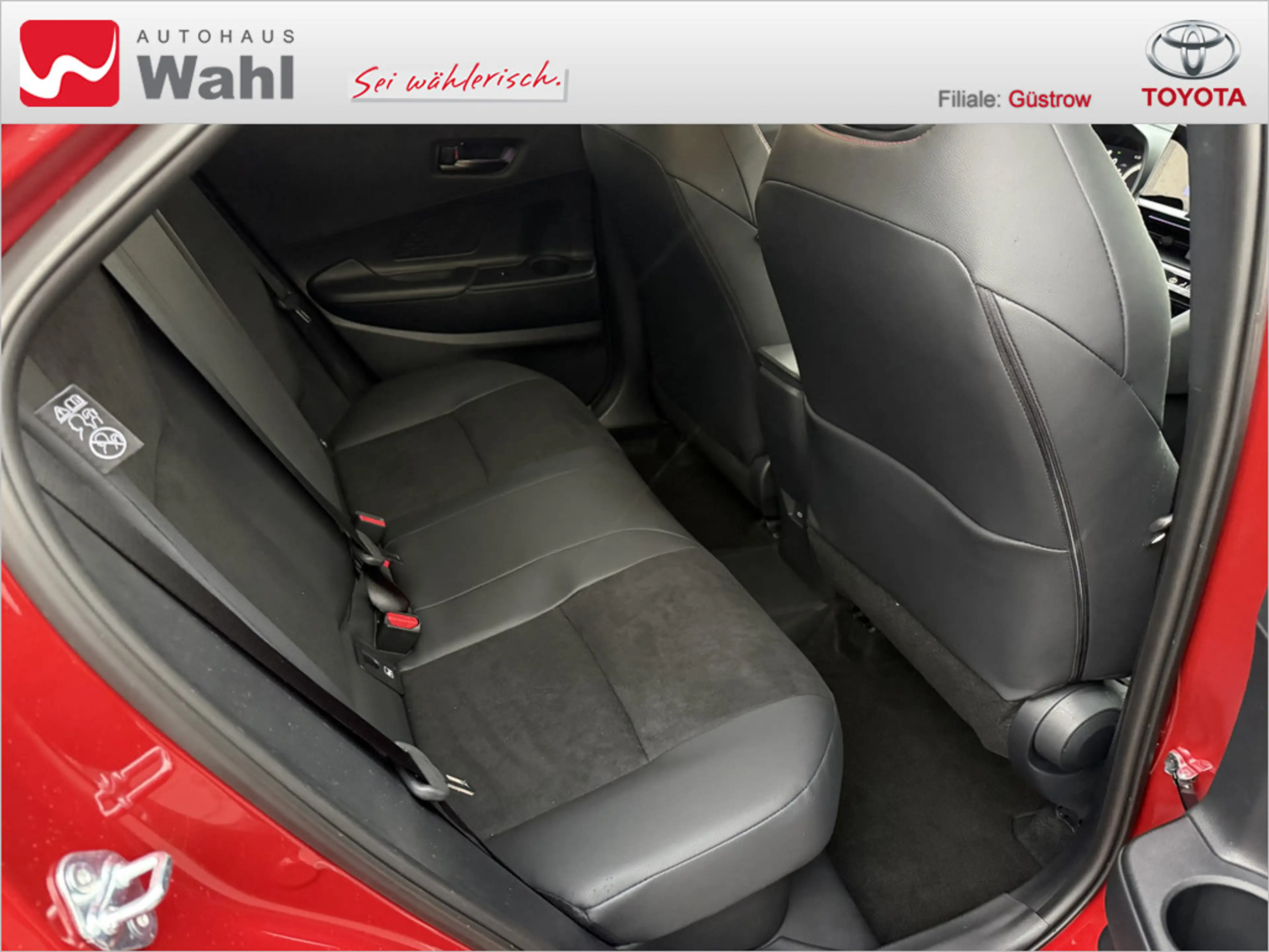 Toyota C-HR 2.0 Plug-In Hybrid FWD GR Sport — photo 8