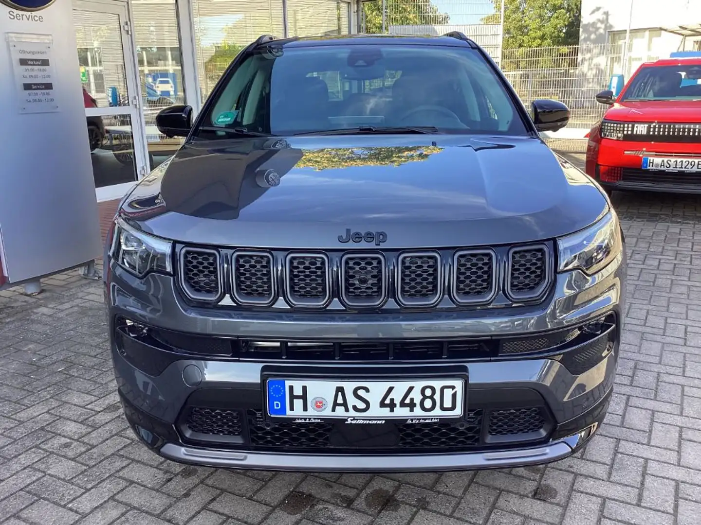 Jeep Compass 1.5 GSE T4 48V e-Hybrid Automatik Summit Grau - 2