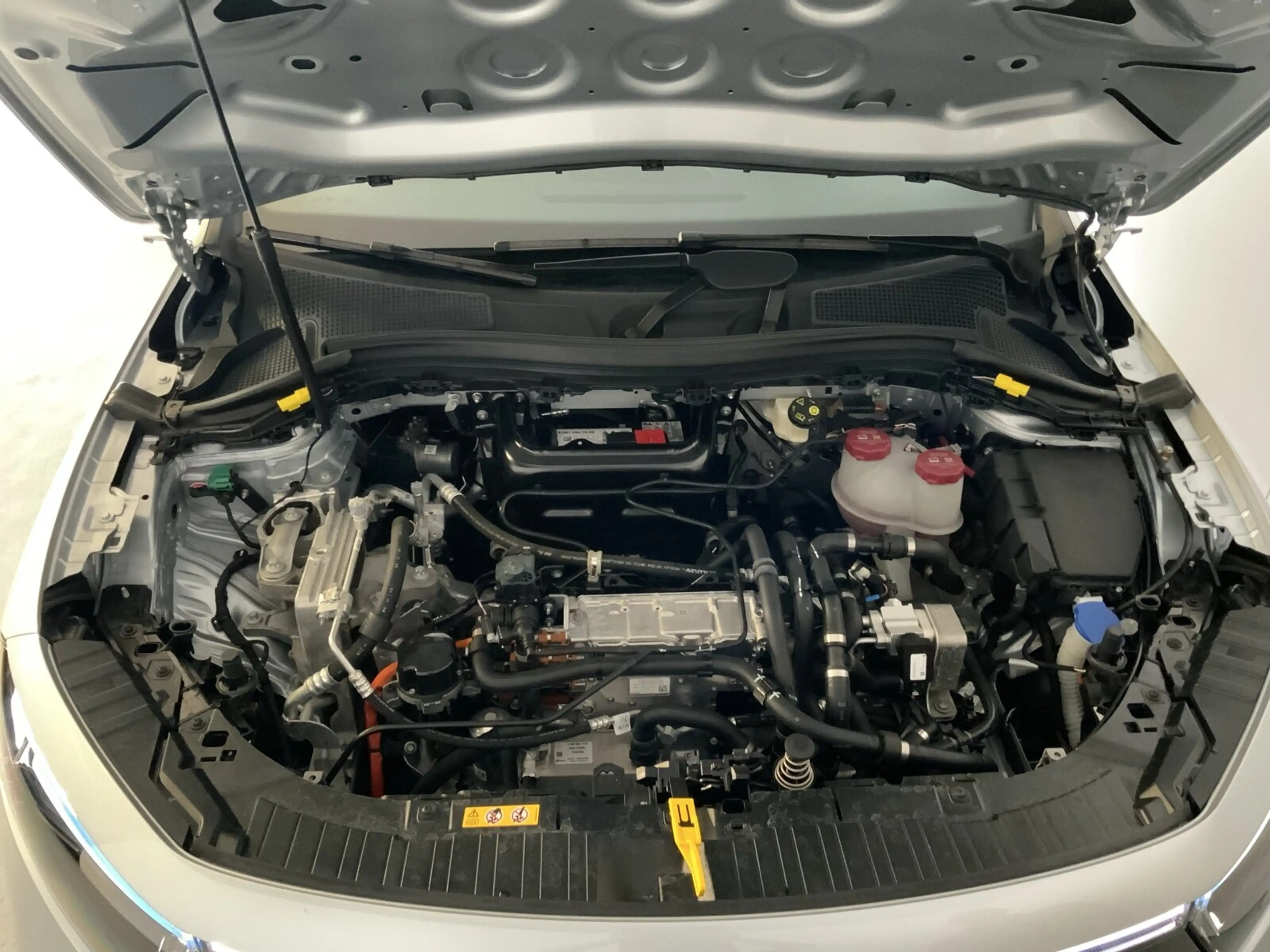 Mercedes-Benz EQA 300 EQA 300 4M AMG Night AHK Sound DISTRONIC RüKam — photo 13