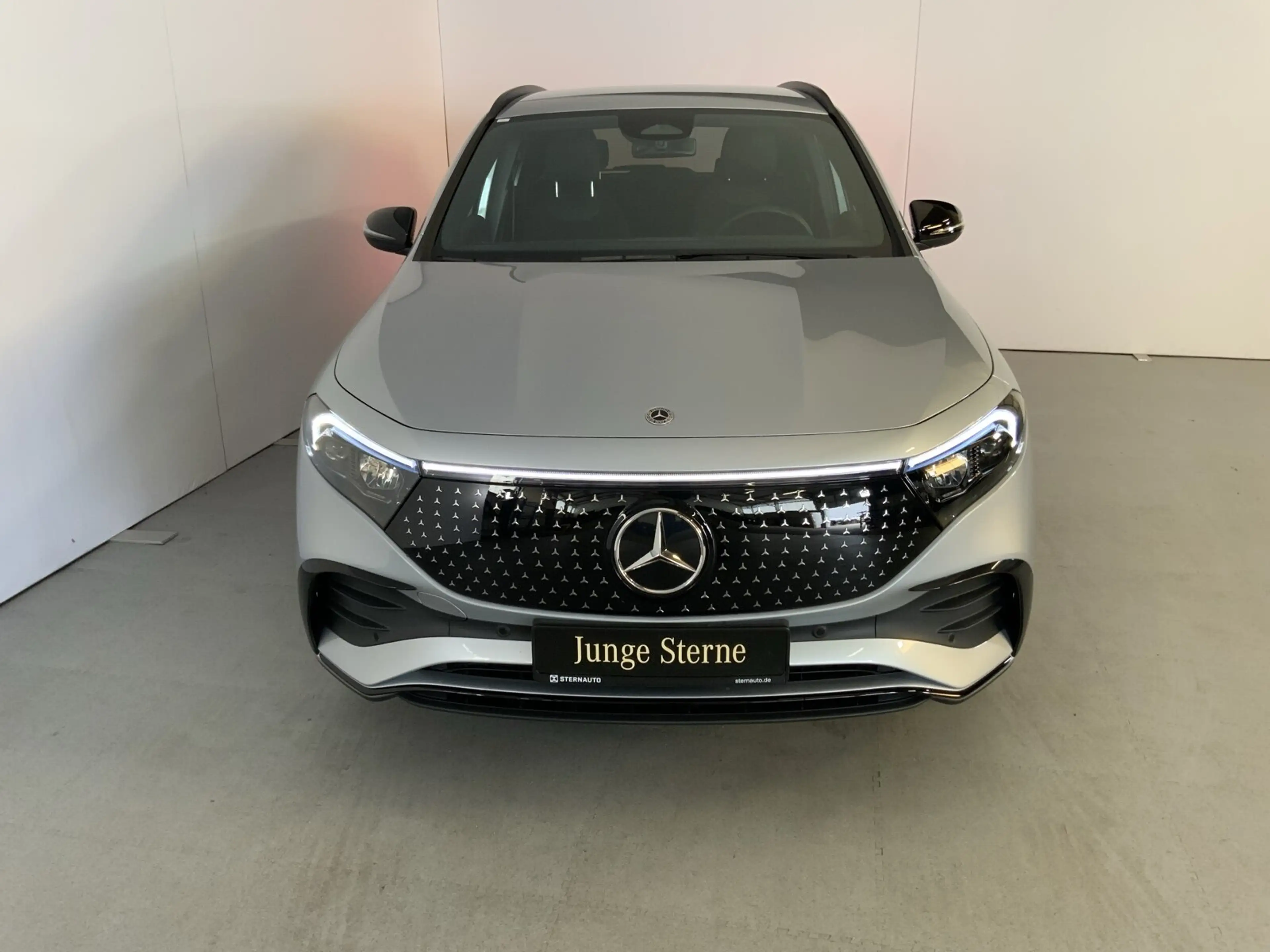 Mercedes-Benz EQA 300 EQA 300 4M AMG Night AHK Sound DISTRONIC RüKam — photo 2