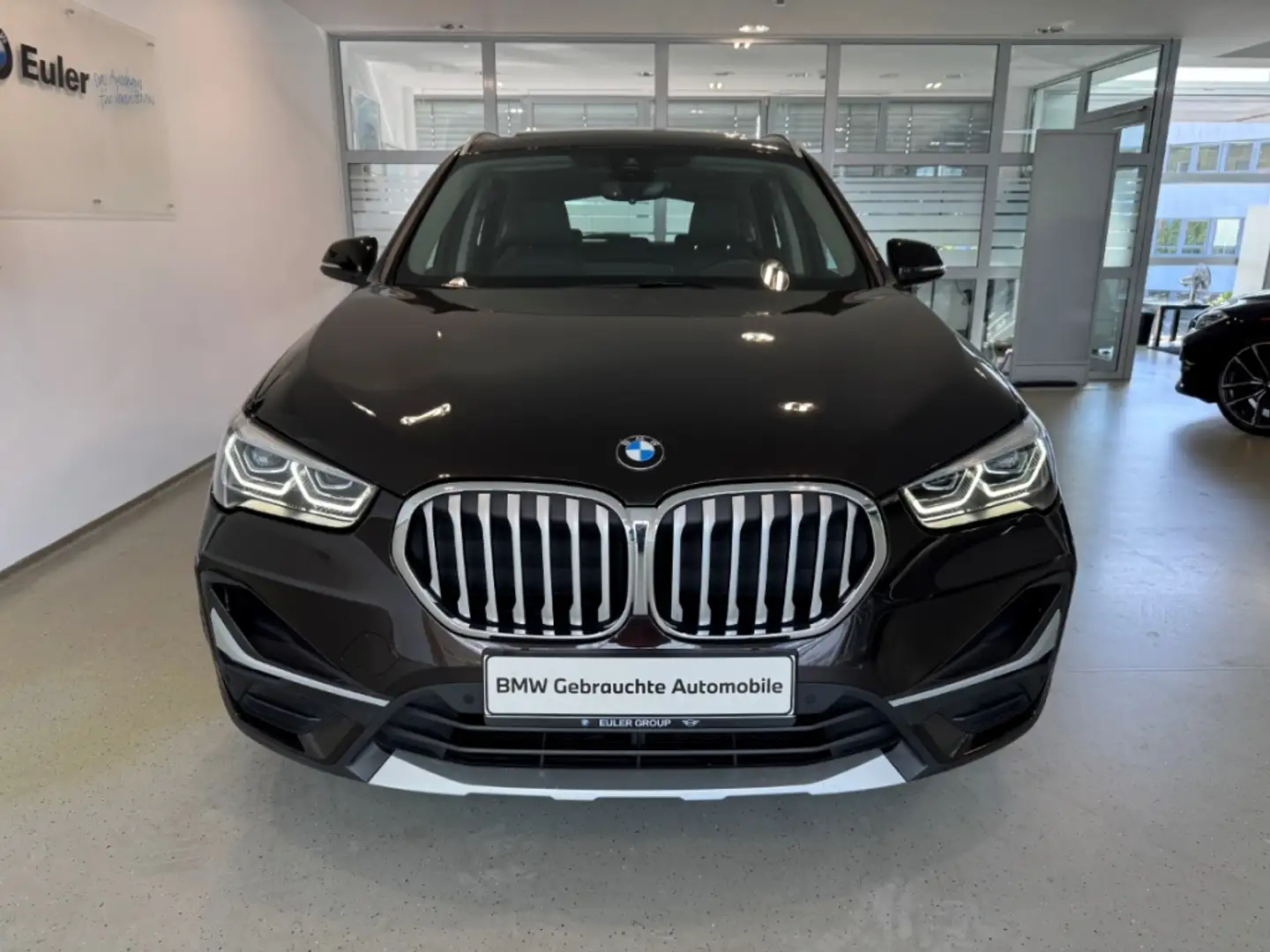 BMW X1 xDrive 20d A HUD Pano Navi LED Sportsitze HiFi Sys Braun - 2