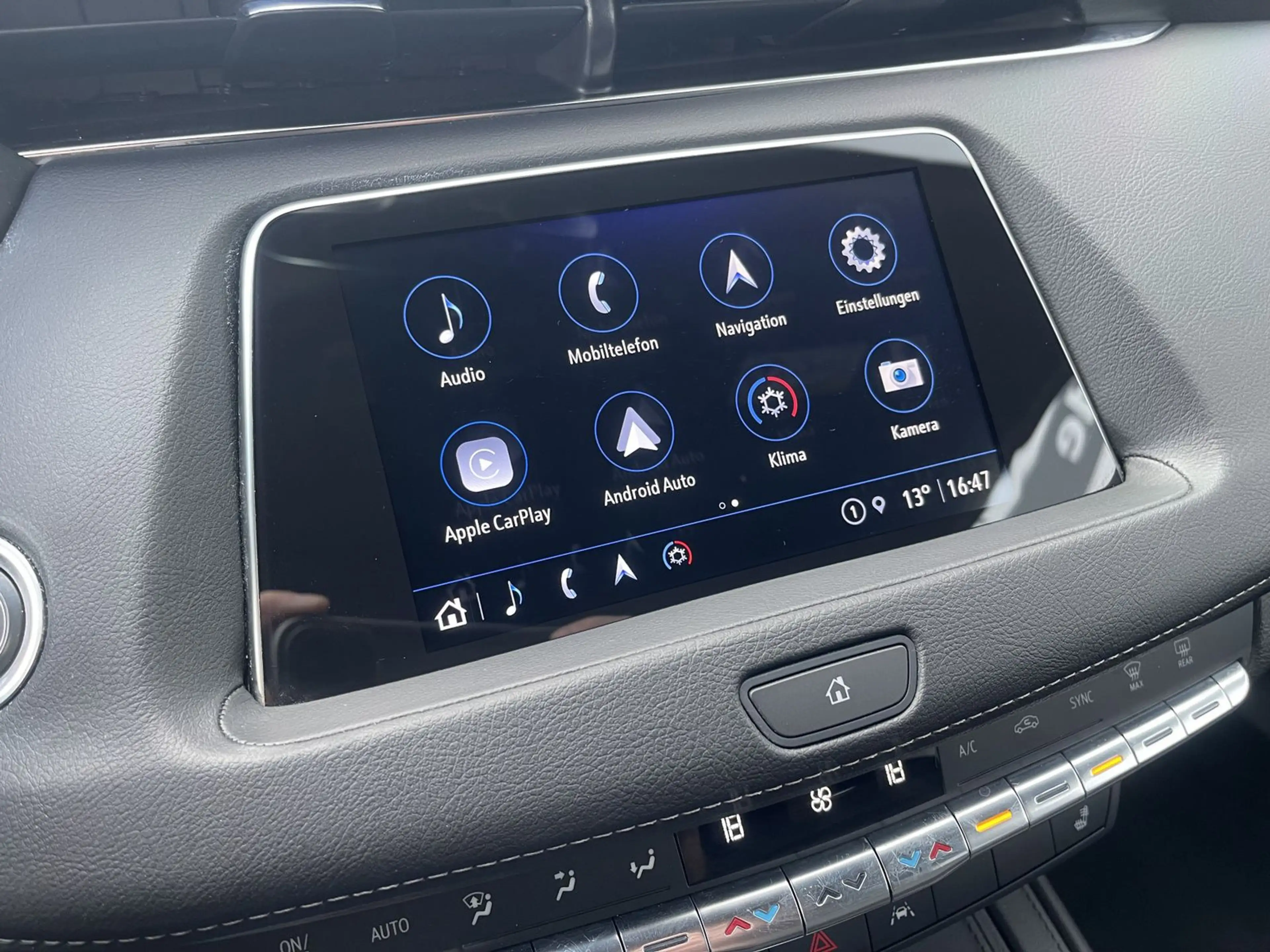 Cadillac XT4 Premium Luxury 350D — photo 29