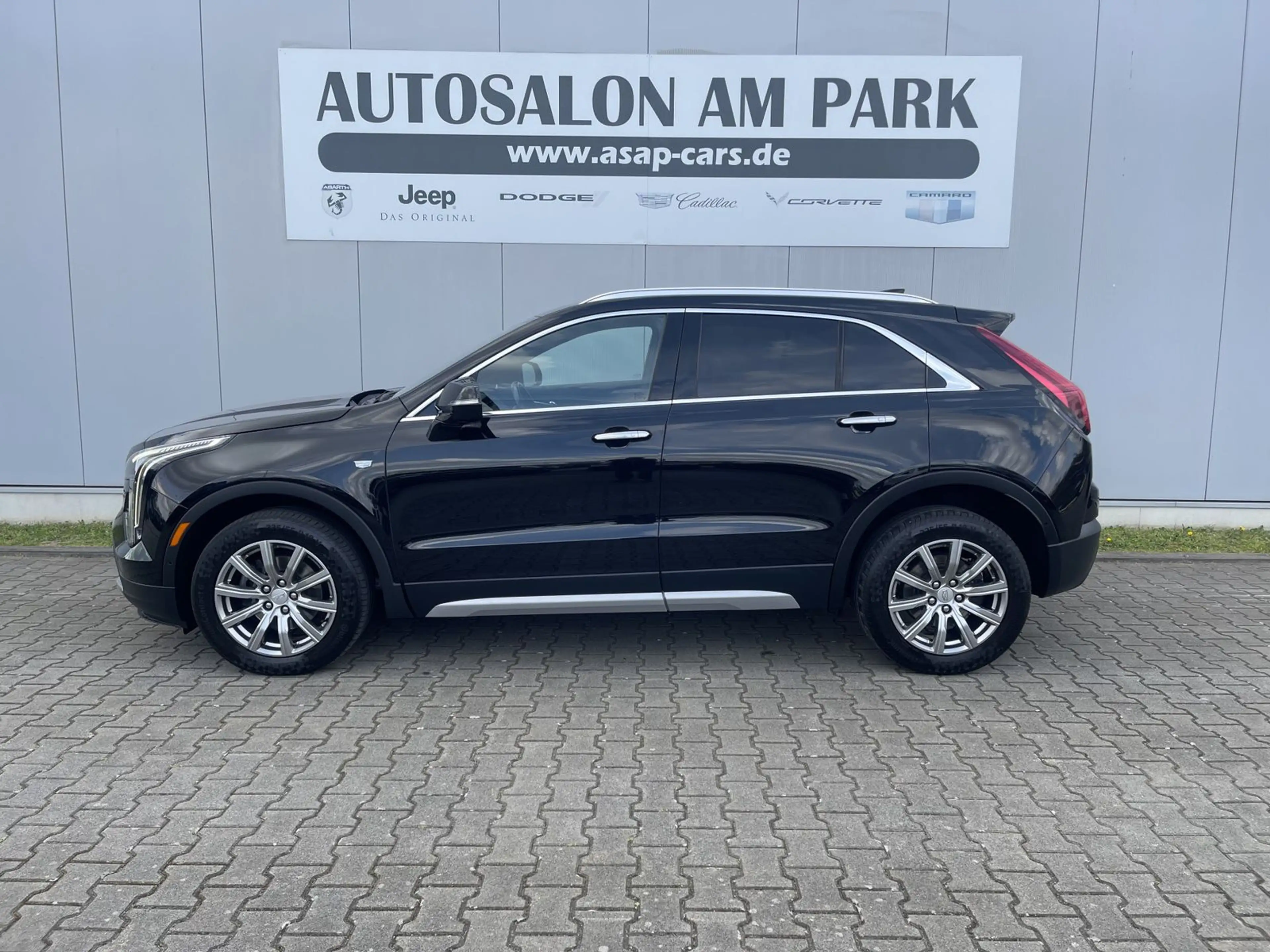 Cadillac XT4 Premium Luxury 350D — photo 3