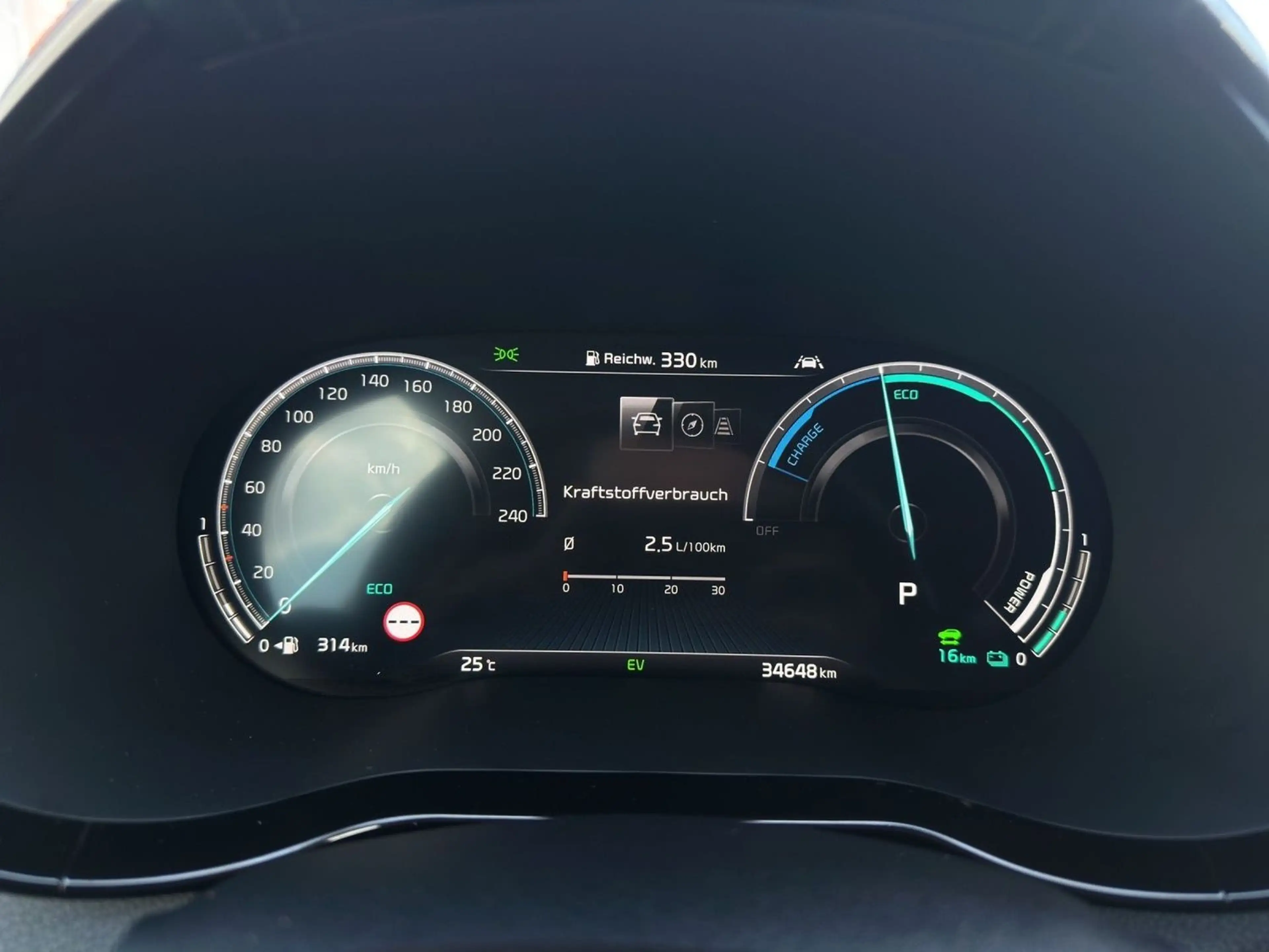 Kia XCeed Platinum Edition Plug-in Hybrid 1.Hand — photo 14