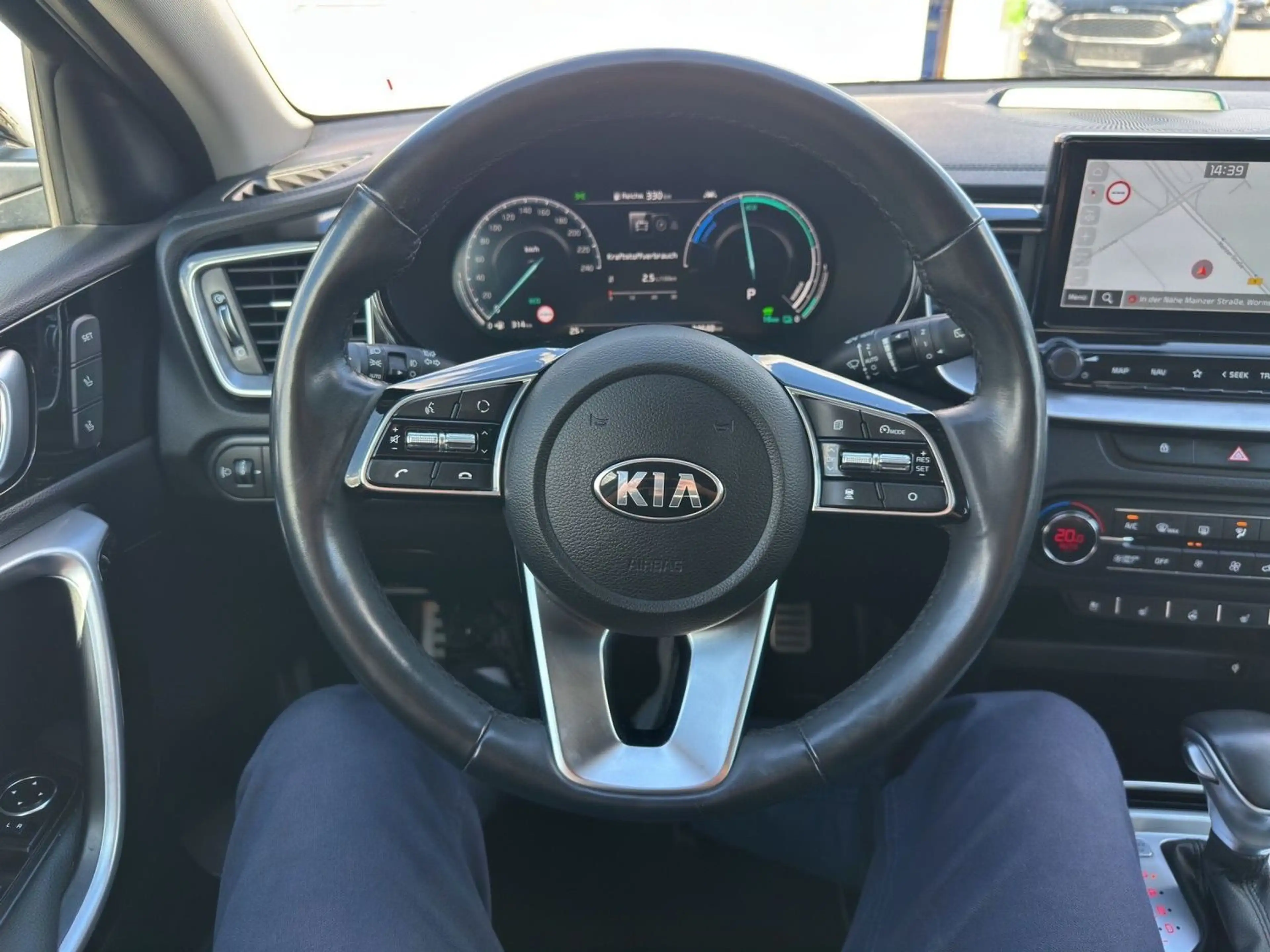 Kia XCeed Platinum Edition Plug-in Hybrid 1.Hand — photo 13