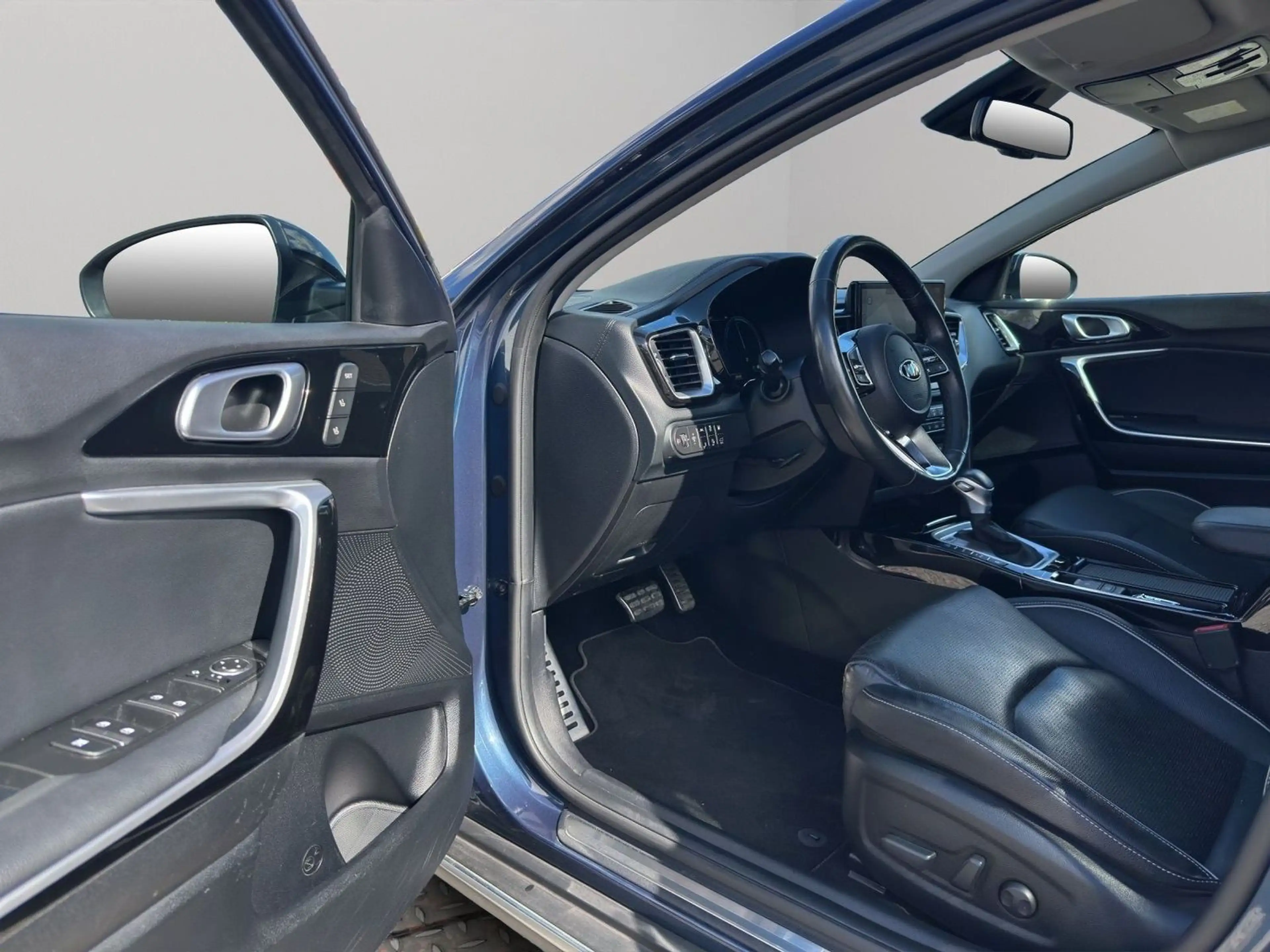 Kia XCeed Platinum Edition Plug-in Hybrid 1.Hand — photo 10