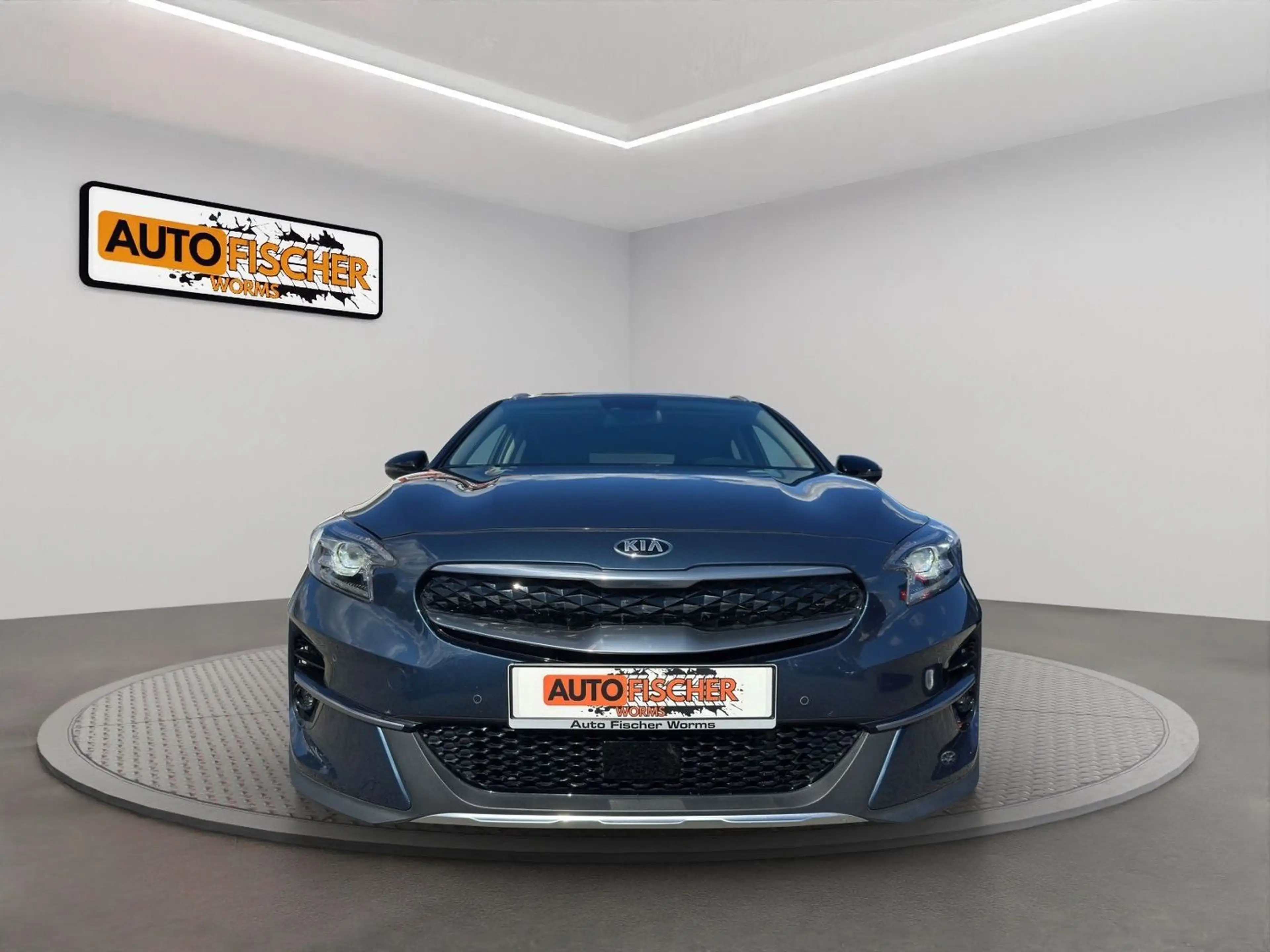Kia XCeed Platinum Edition Plug-in Hybrid 1.Hand — photo 2