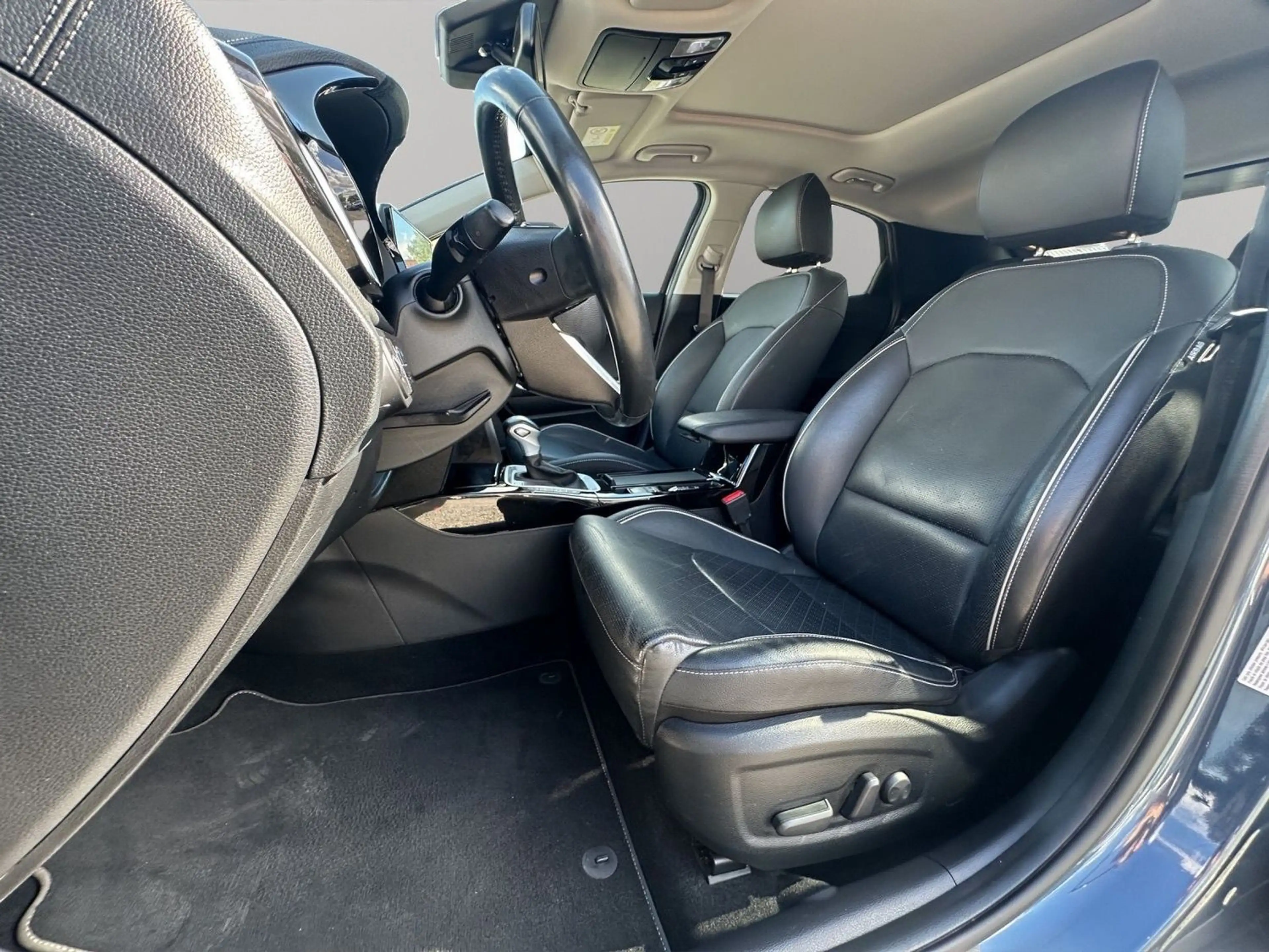 Kia XCeed Platinum Edition Plug-in Hybrid 1.Hand — photo 11