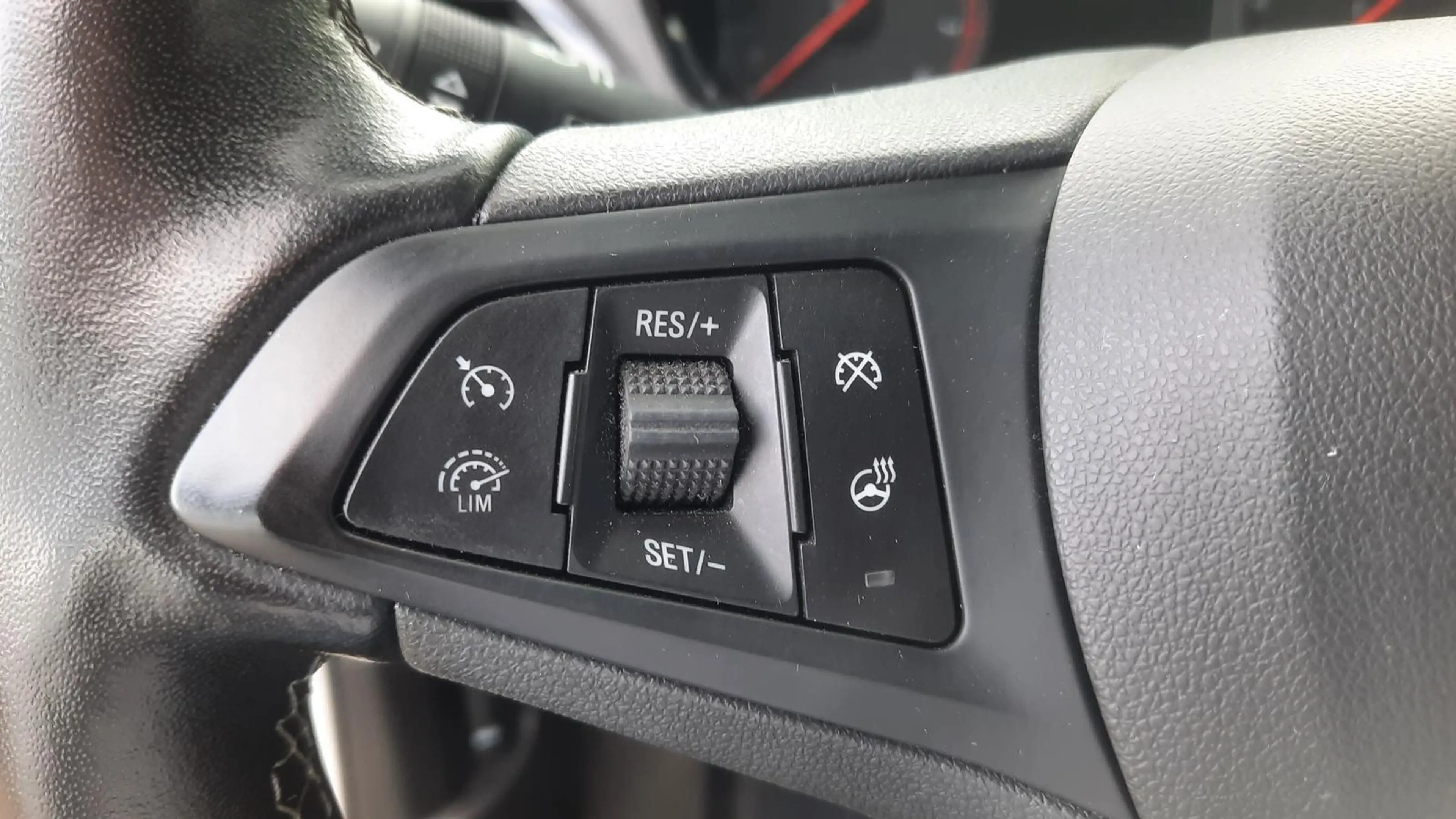 Opel Karl Excite Klima SHZ Lenkradheizung Automatik — photo 8