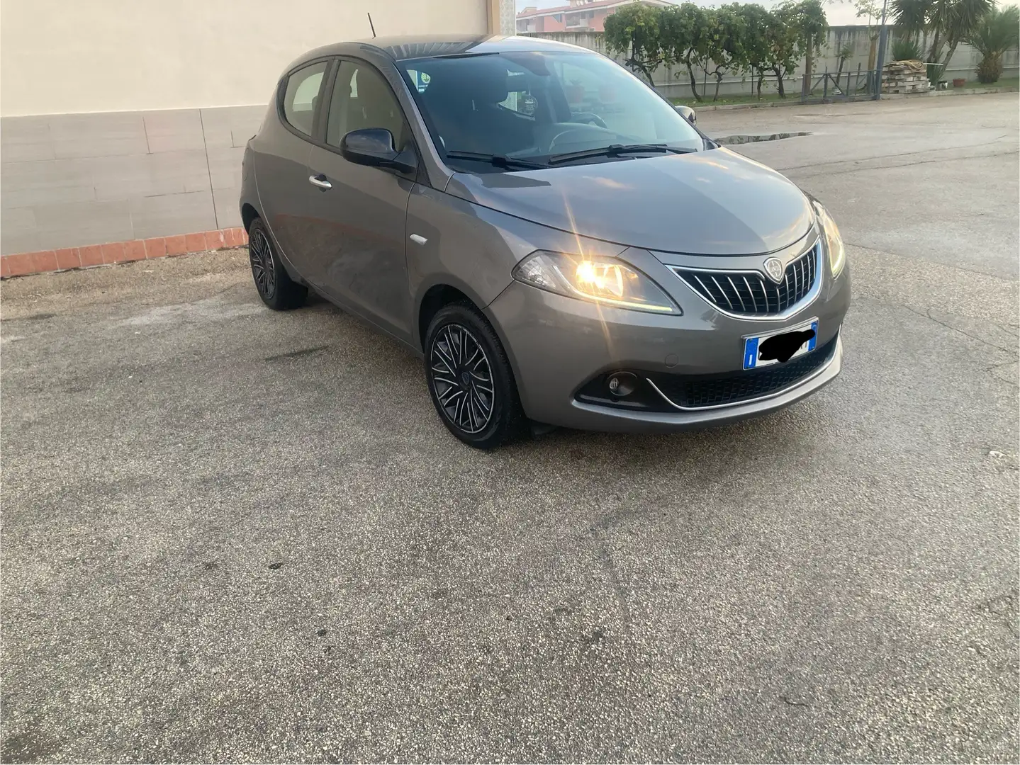 Lancia Ypsilon 1.0 firefly hybrid Gold s&s 70cv - 1