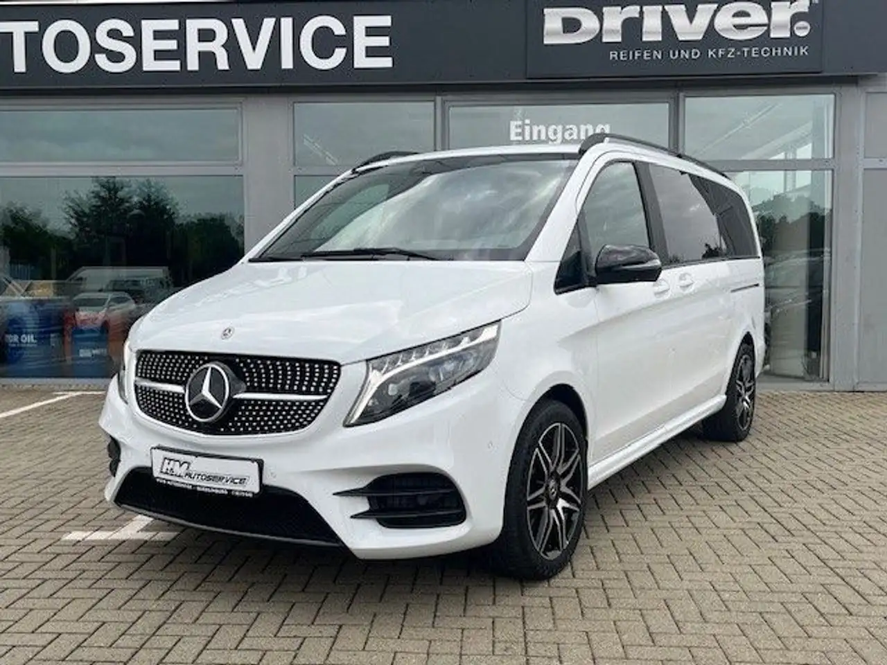 Mercedes-Benz V 220