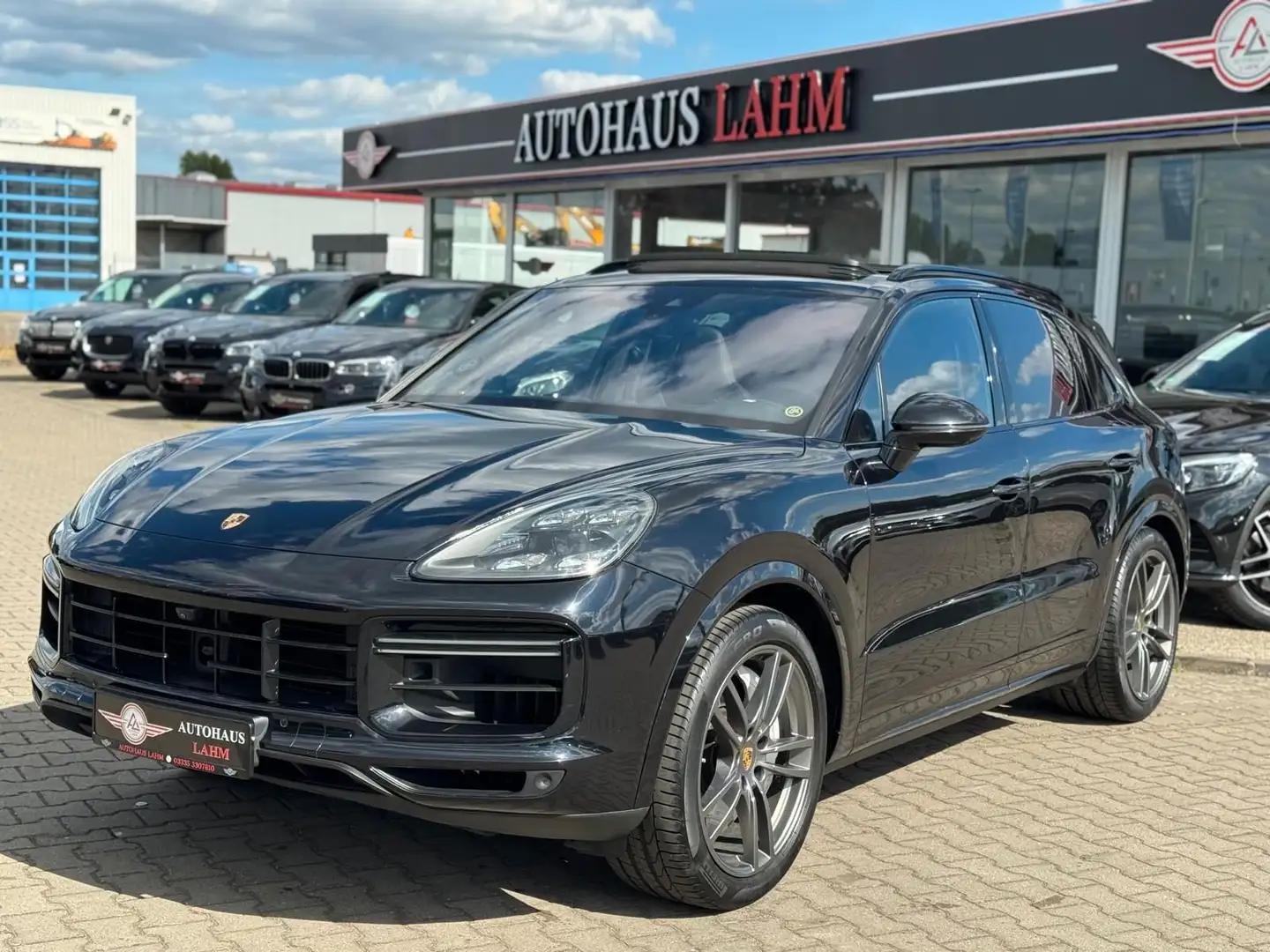 Porsche Cayenne Turbo 4.0 TIPTRONIC*AHK*360°*PANO*KEYLES Schwarz - 2