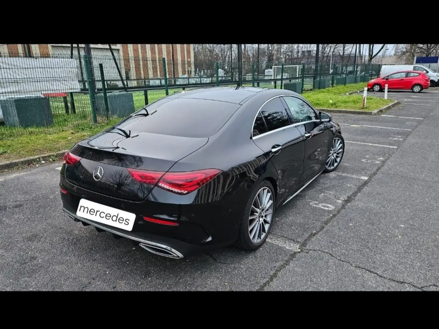 Mercedes-Benz CLA 180 AMG Line Černá - 2