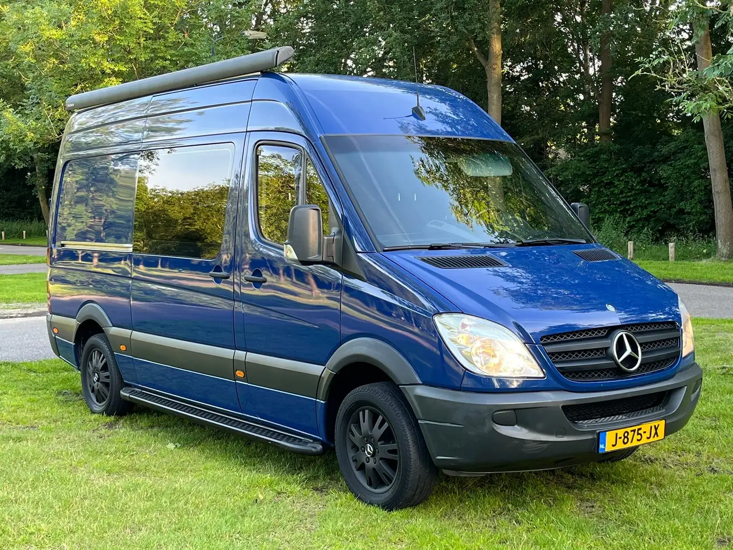 Mercedes-Benz Sprinter Camper Azul - 1