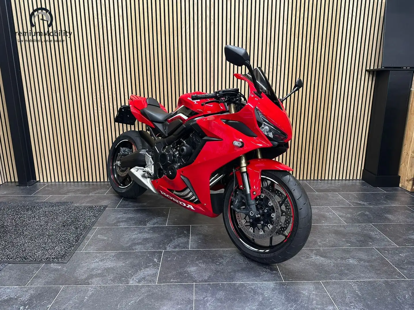 Honda CBR 650 R Rouge - 1