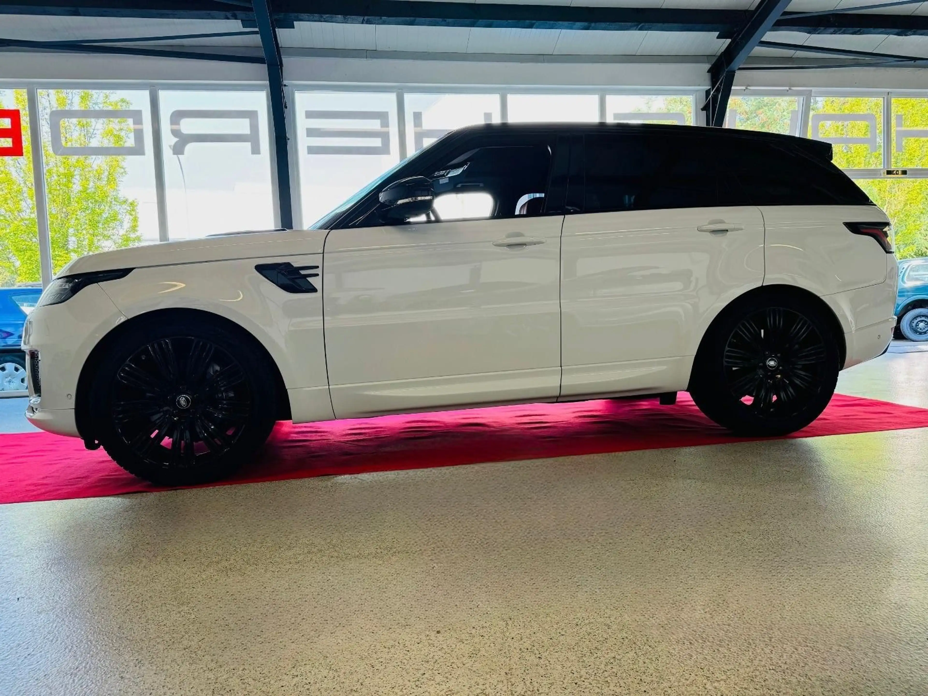 Land Rover Range Rover Sport HSE Dynamic — photo 9