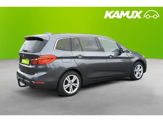 BMW 2 Series view 4