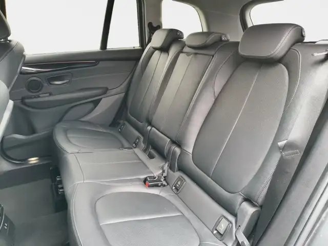 BMW 2 Series view 13