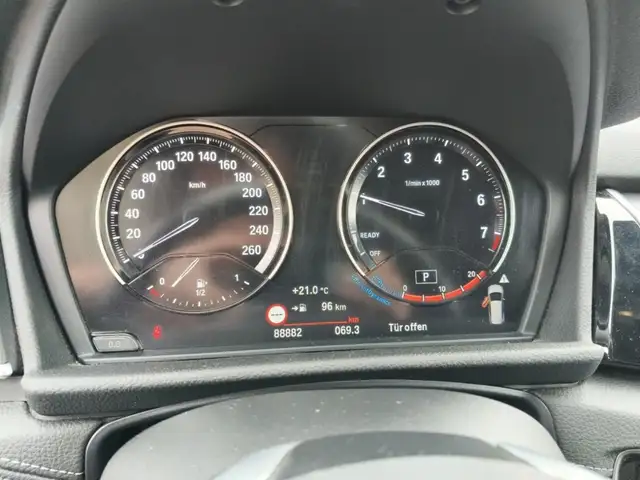 BMW 2 Series view 18